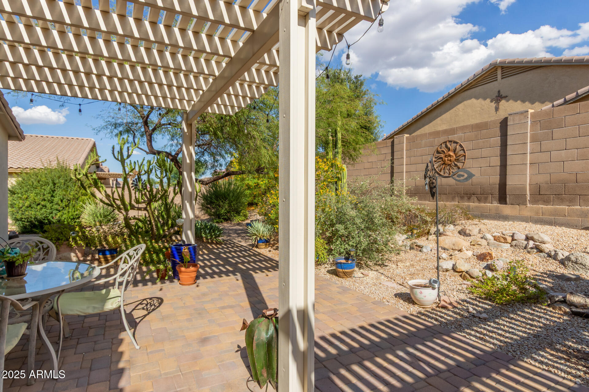 18535 W MCNEIL Street