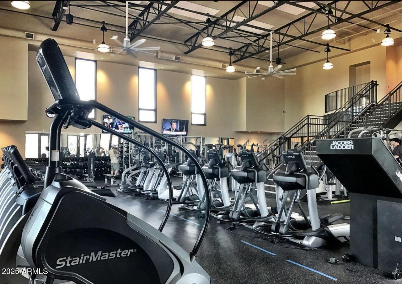 18535 W MCNEIL Street