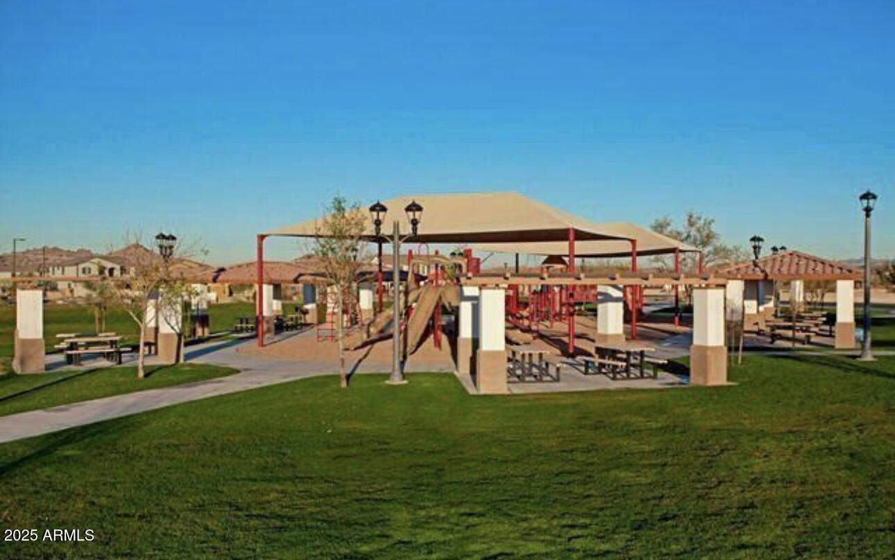 18535 W MCNEIL Street