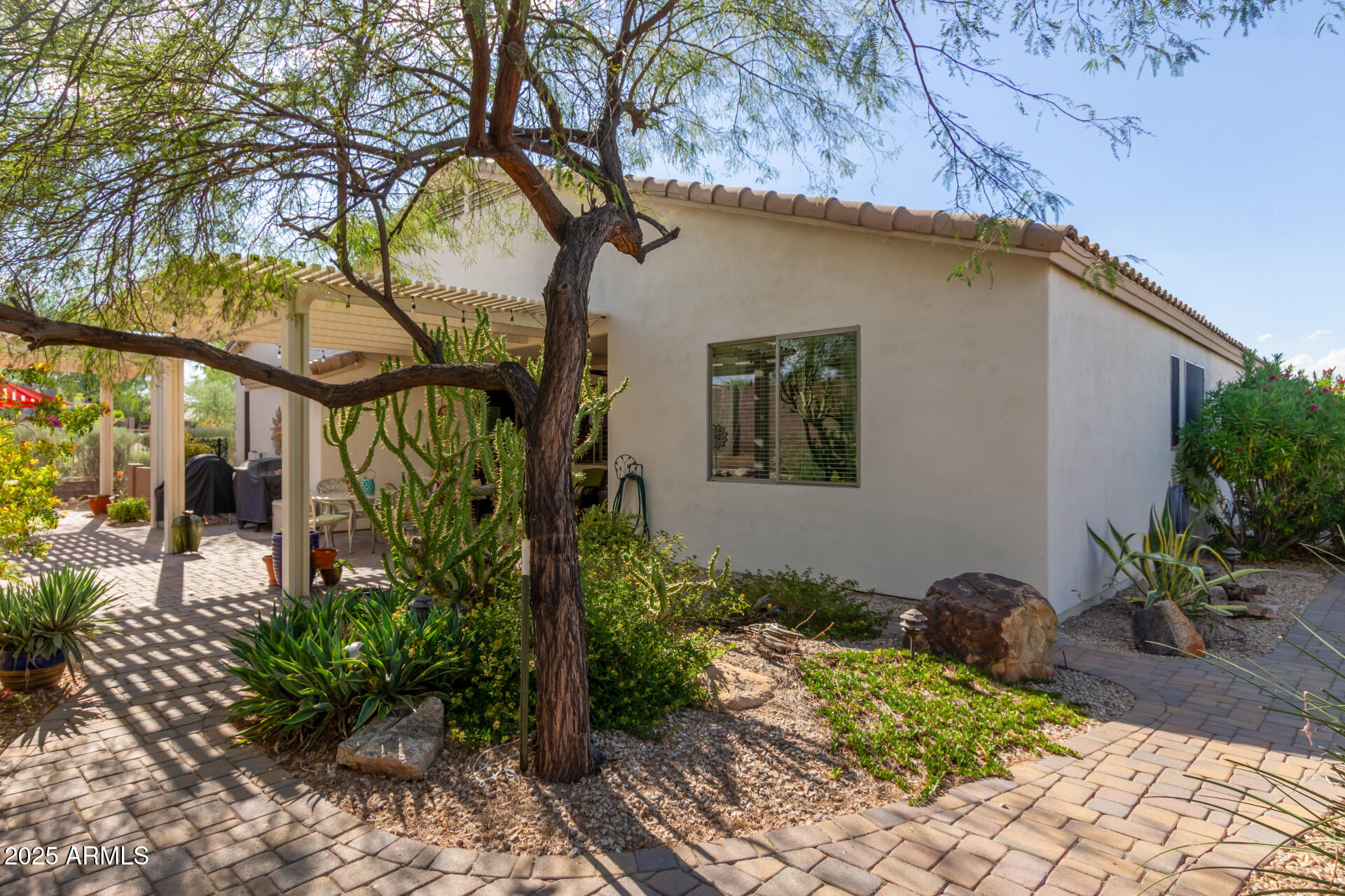 18535 W MCNEIL Street