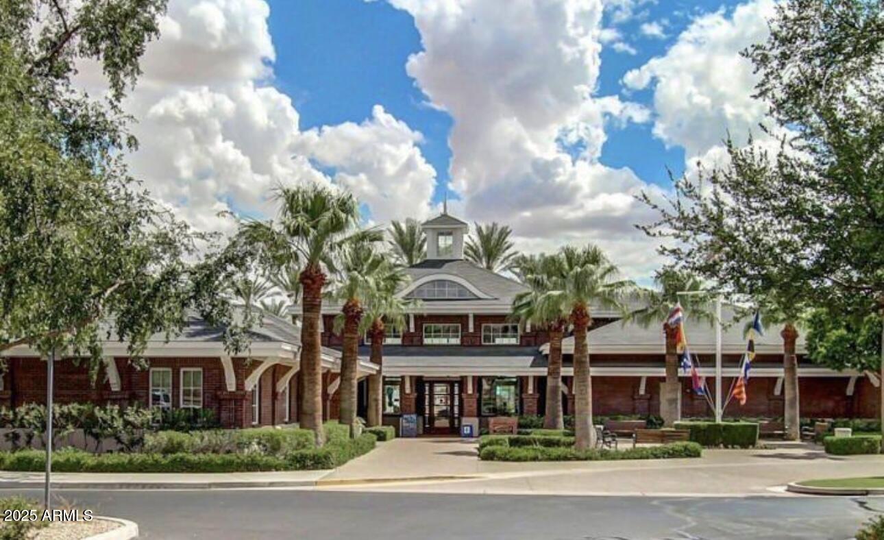 18535 W MCNEIL Street