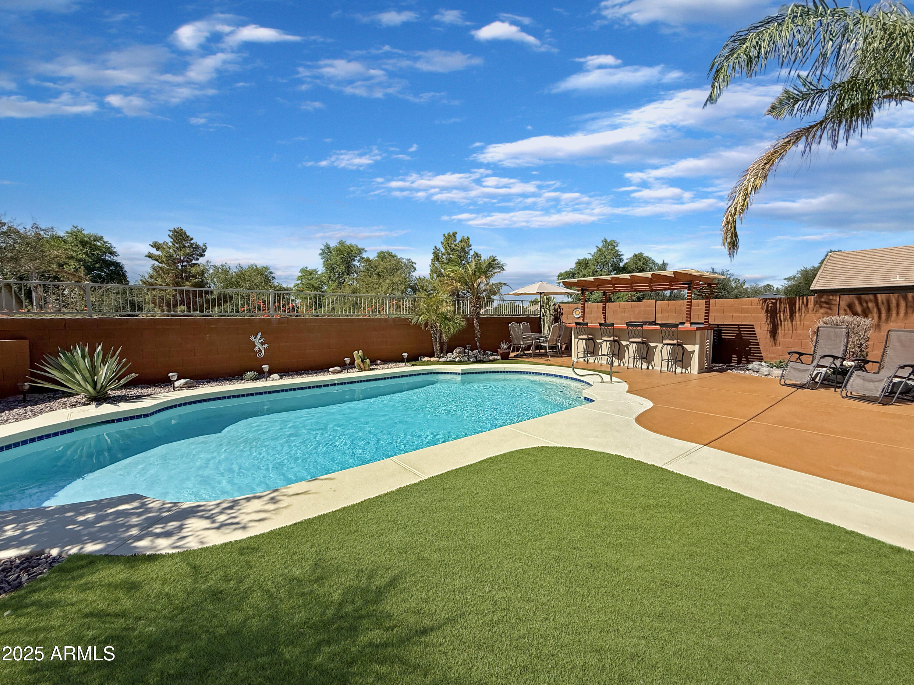 8423 W MARY ANN Drive