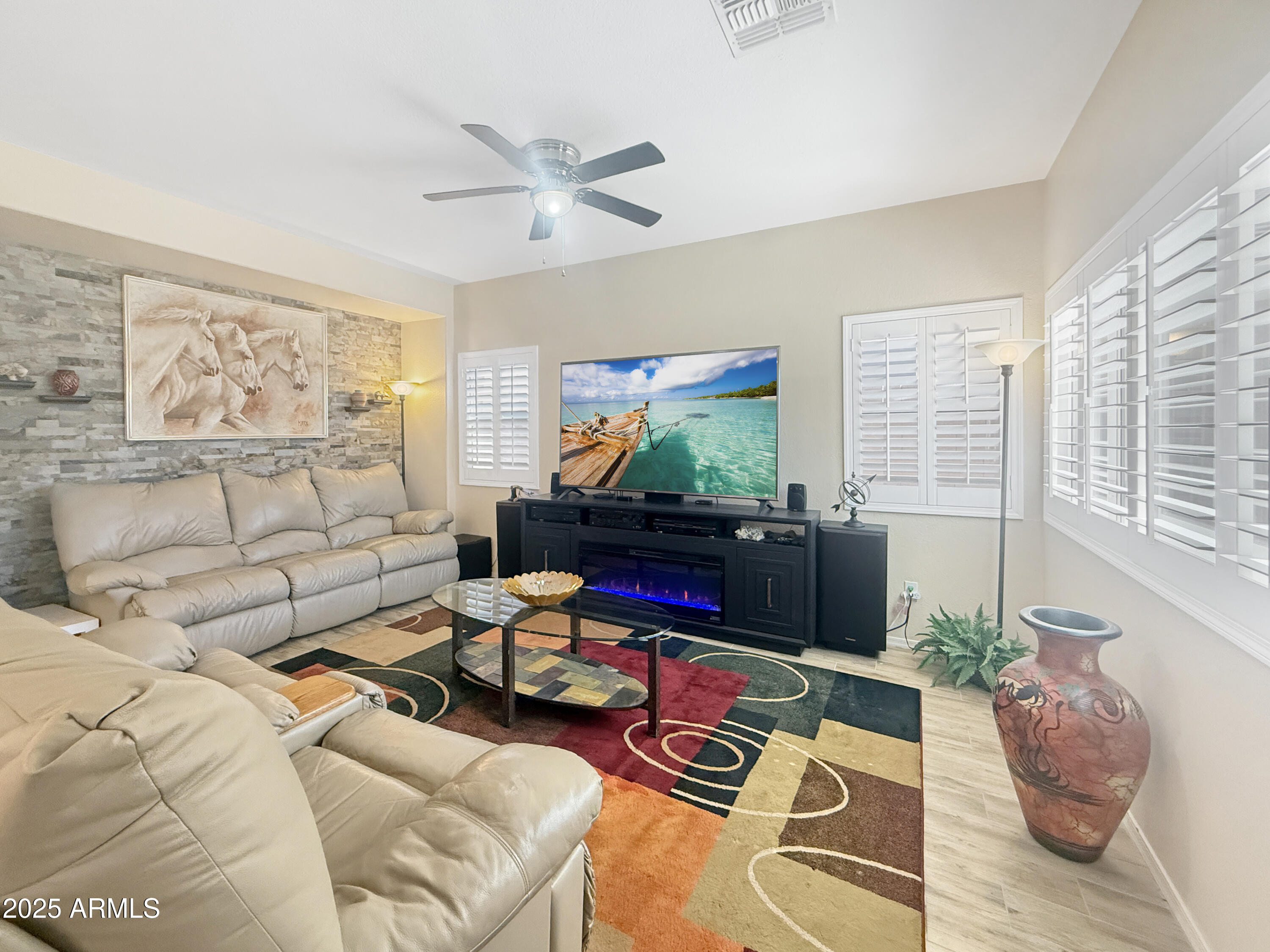 8423 W MARY ANN Drive