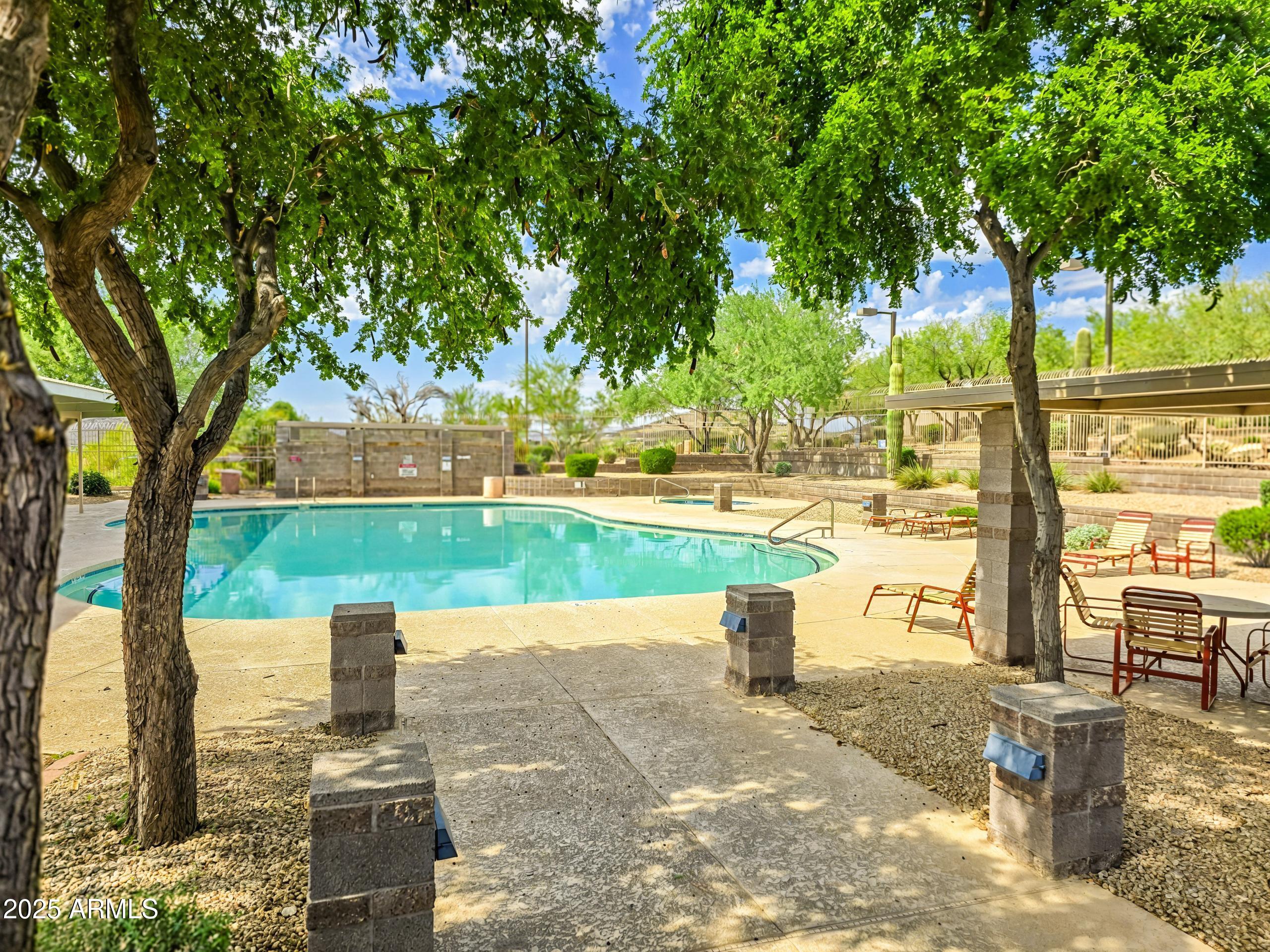 3237 W GALVIN Street