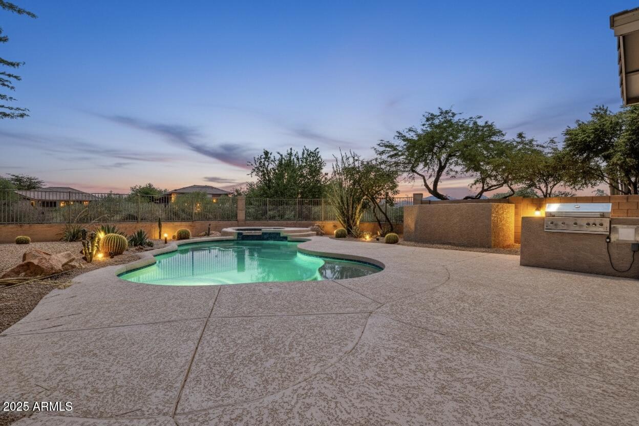 5209 E SIERRA SUNSET Trail