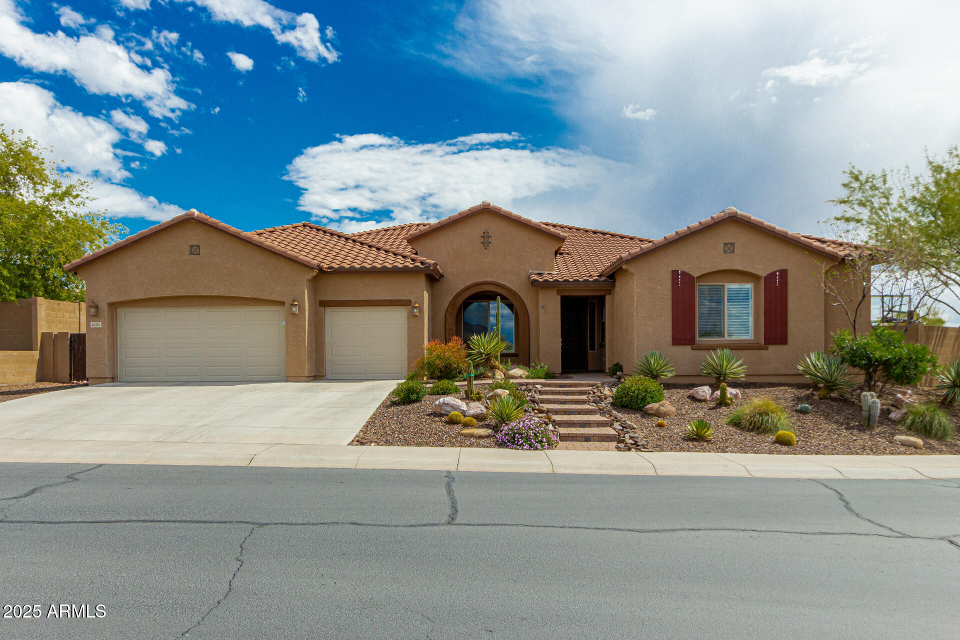 6125 E HODGES Street