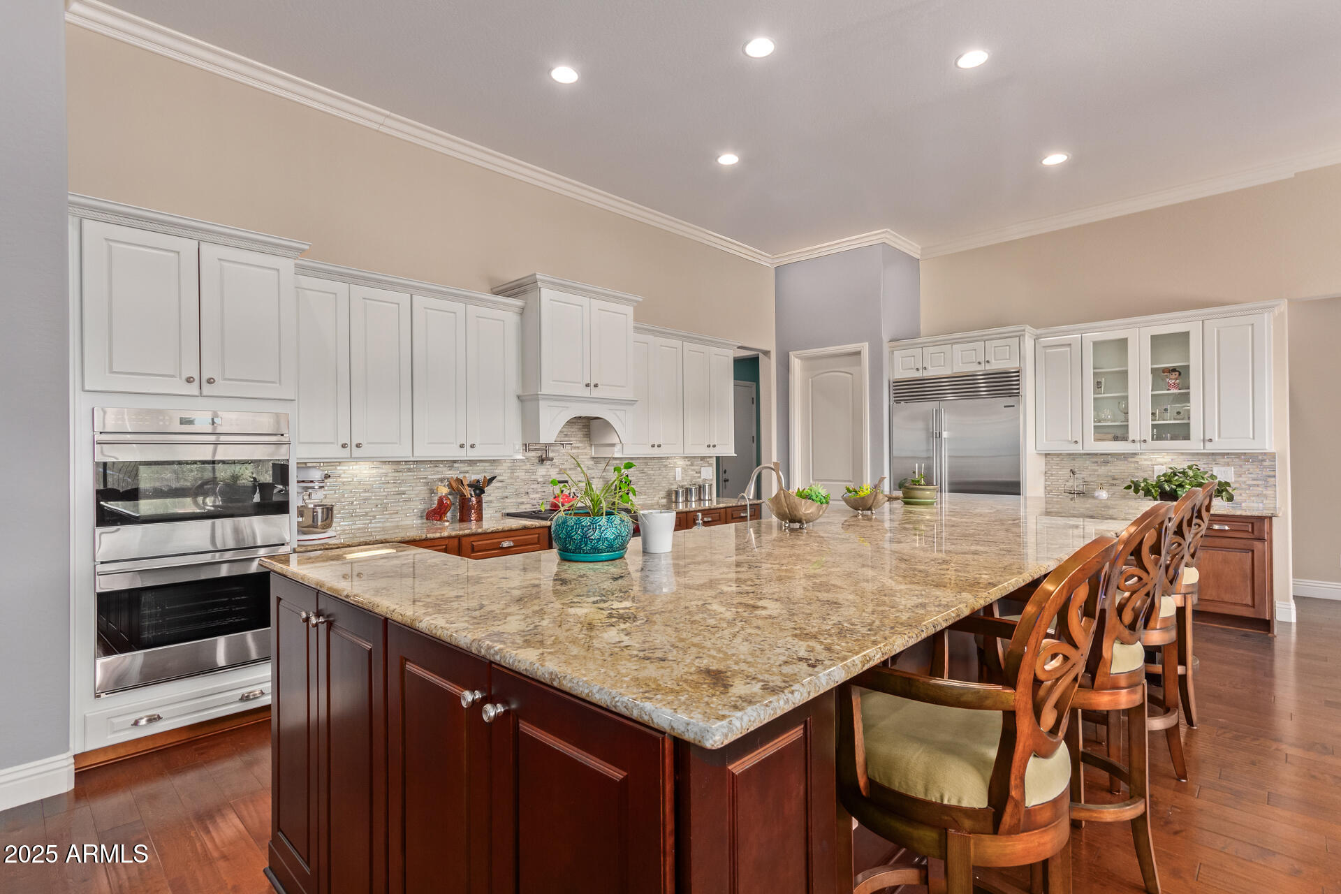 6125 E HODGES Street