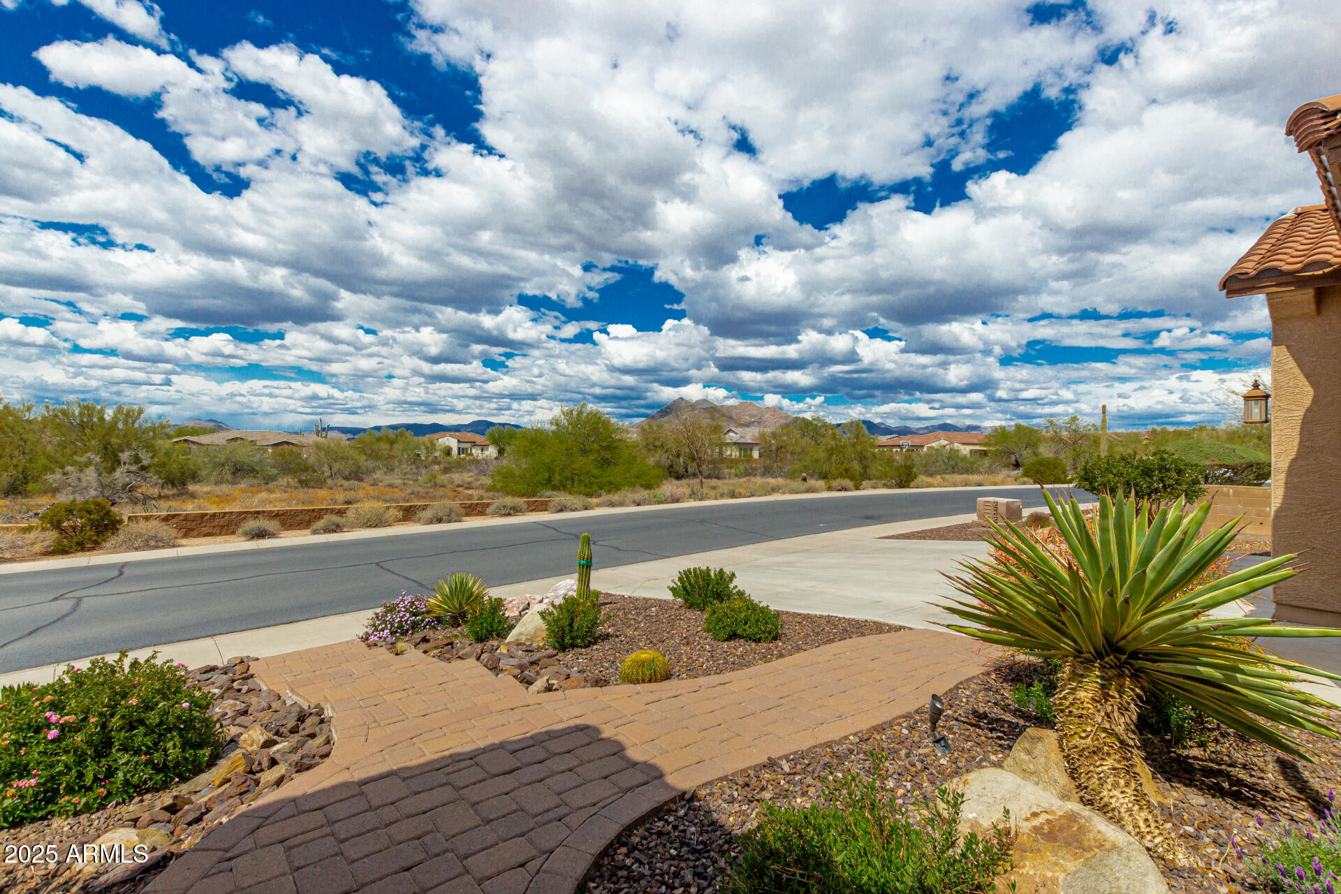 6125 E HODGES Street