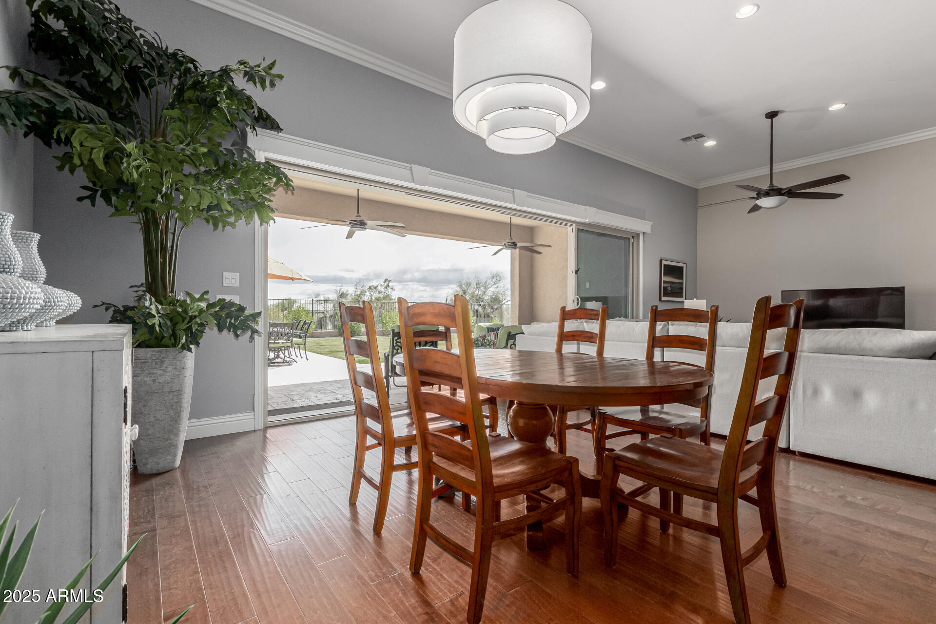 6125 E HODGES Street