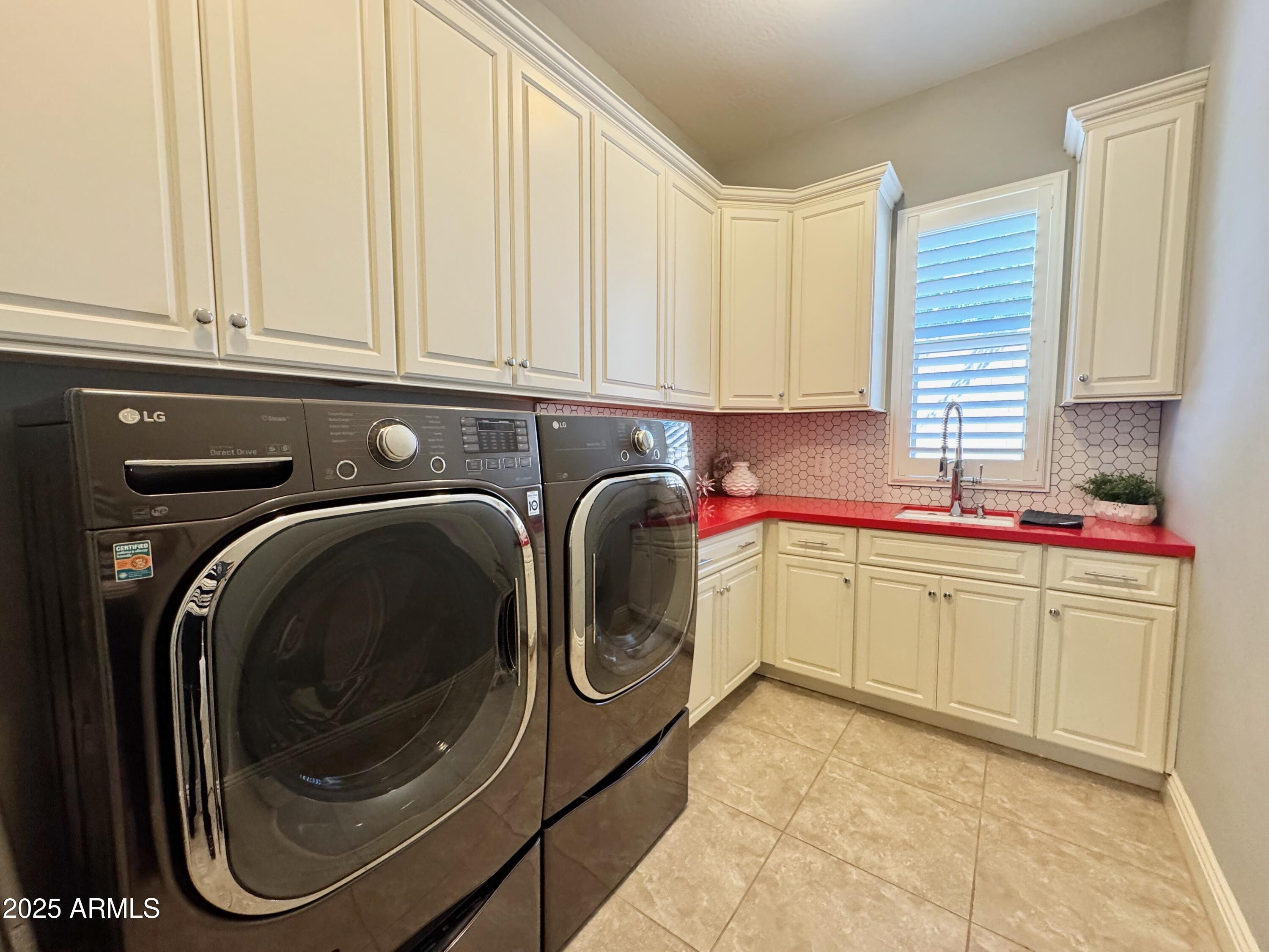 6125 E HODGES Street