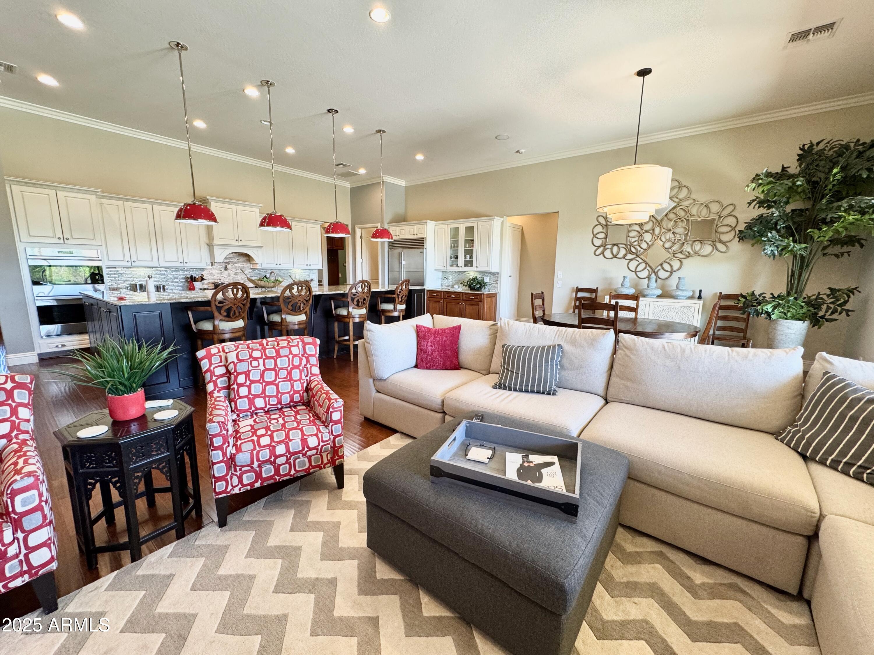 6125 E HODGES Street