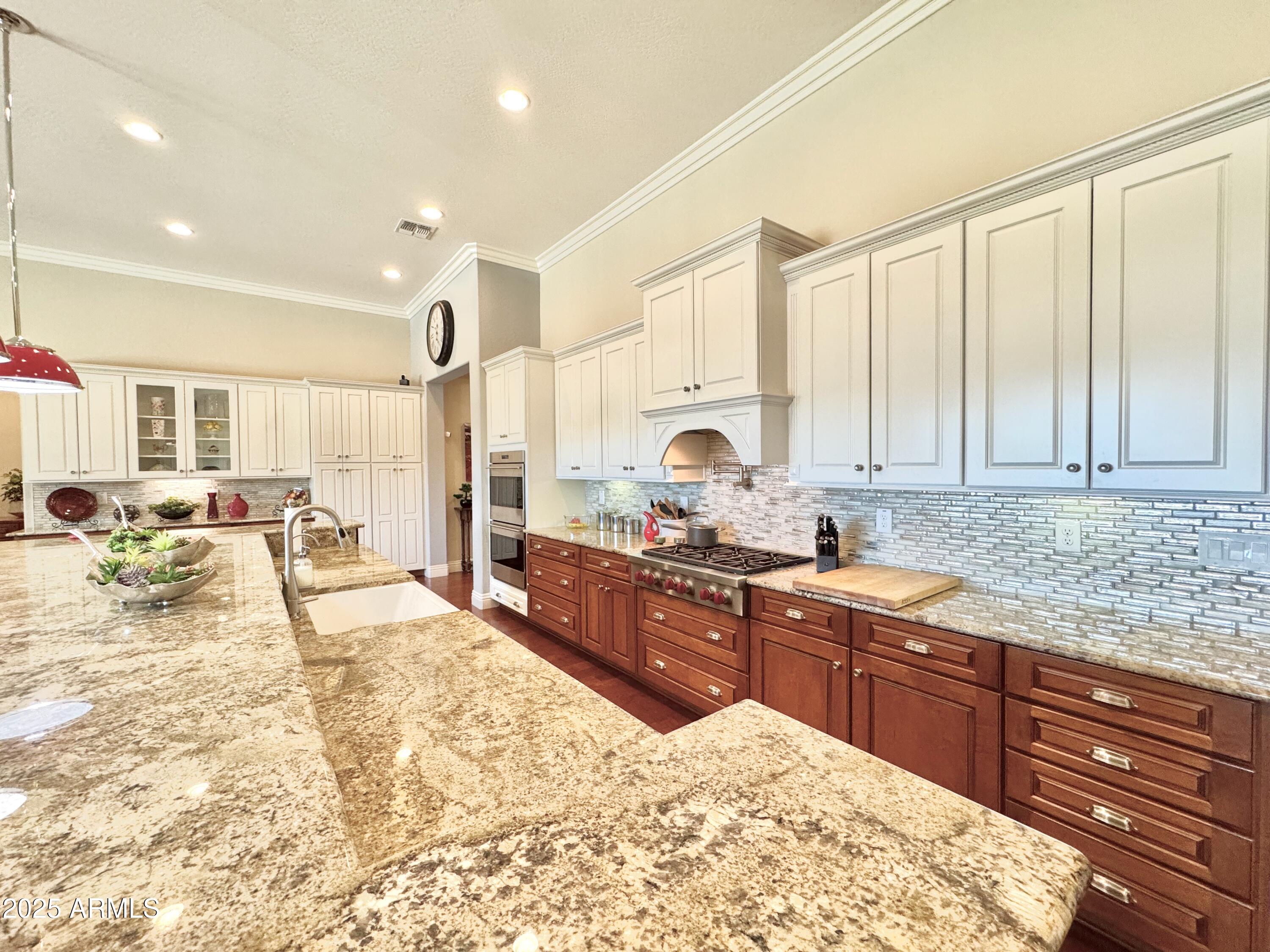 6125 E HODGES Street