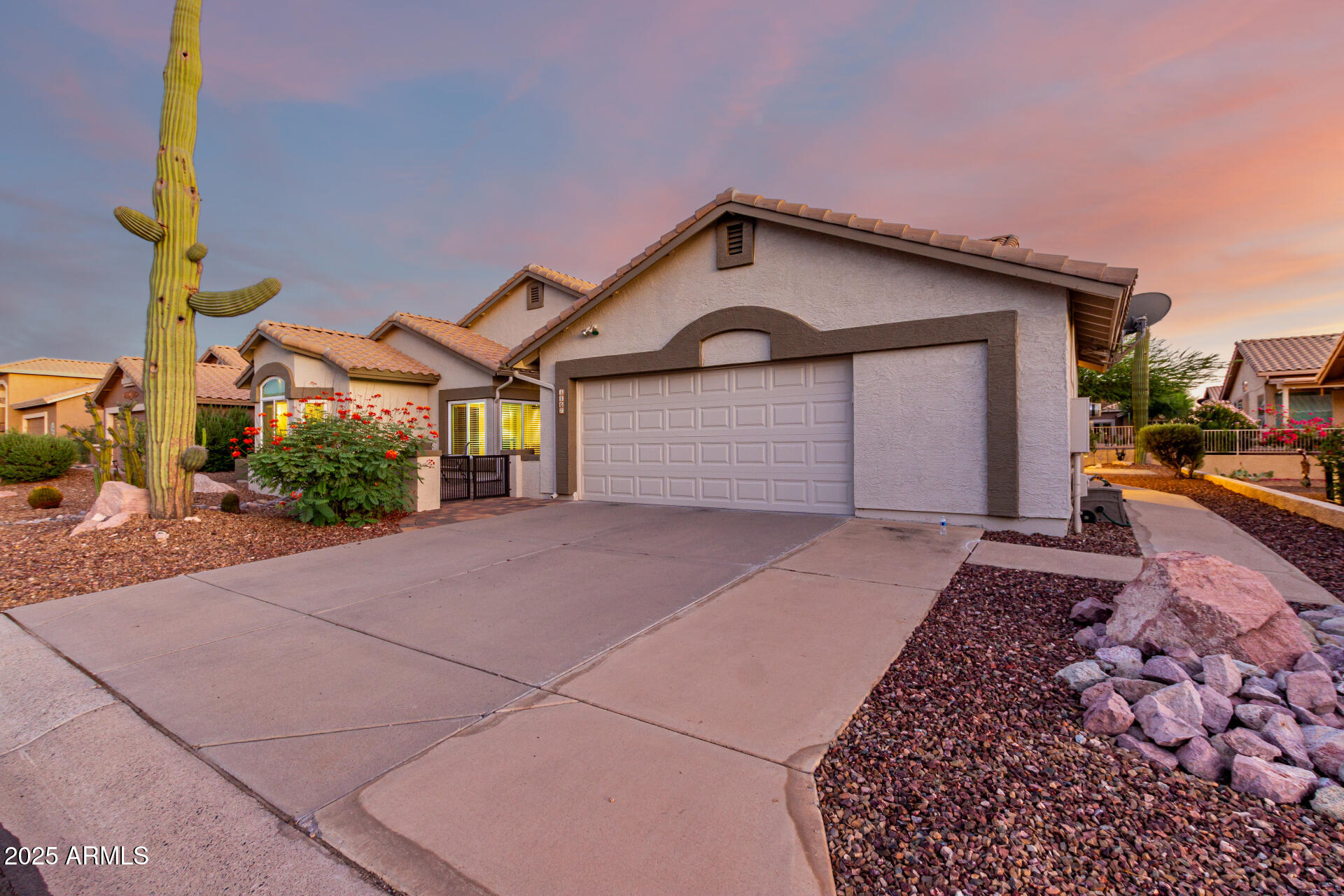 8807 E SAGUARO BLOSSOM Road