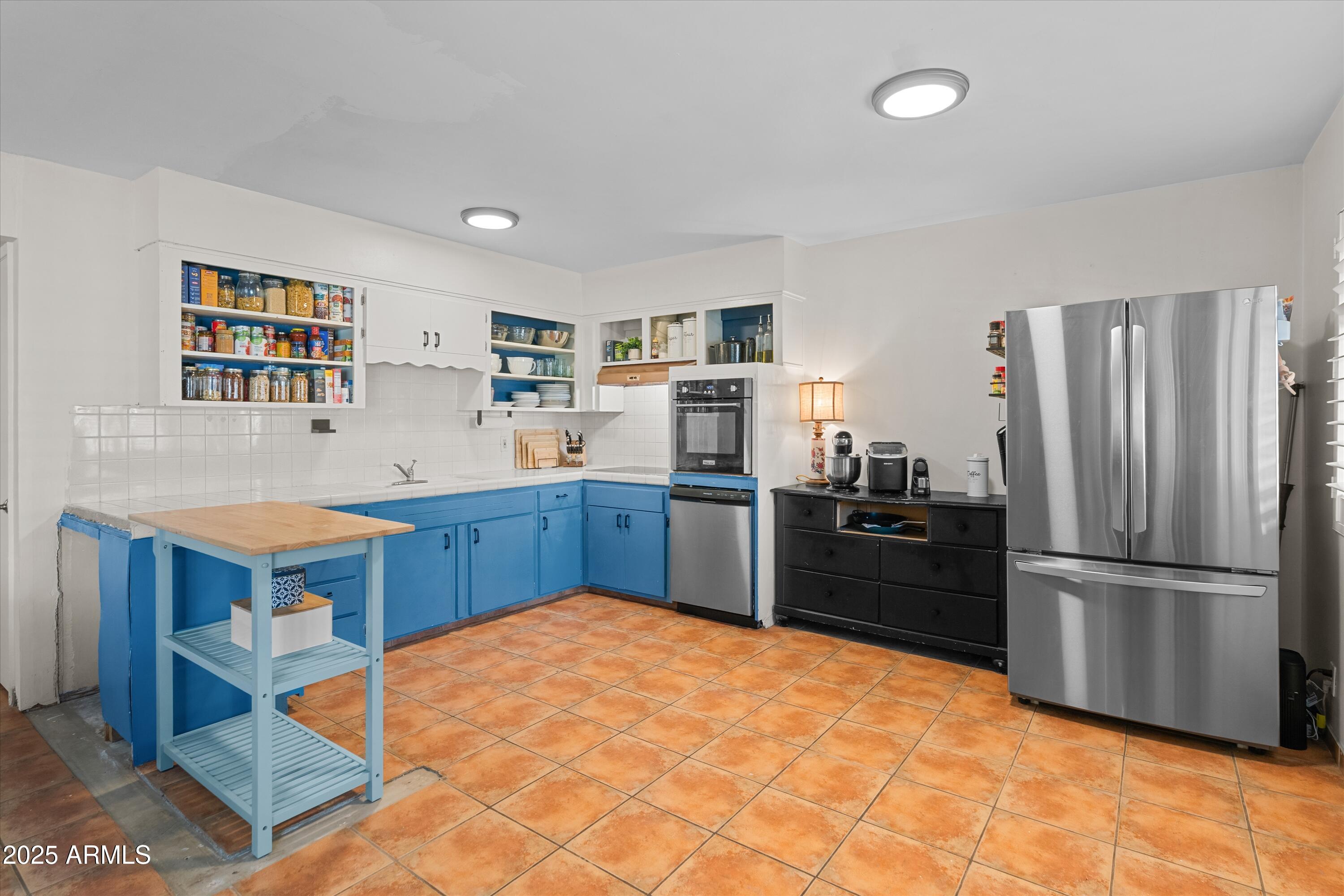 6805 E 2ND Street, 7