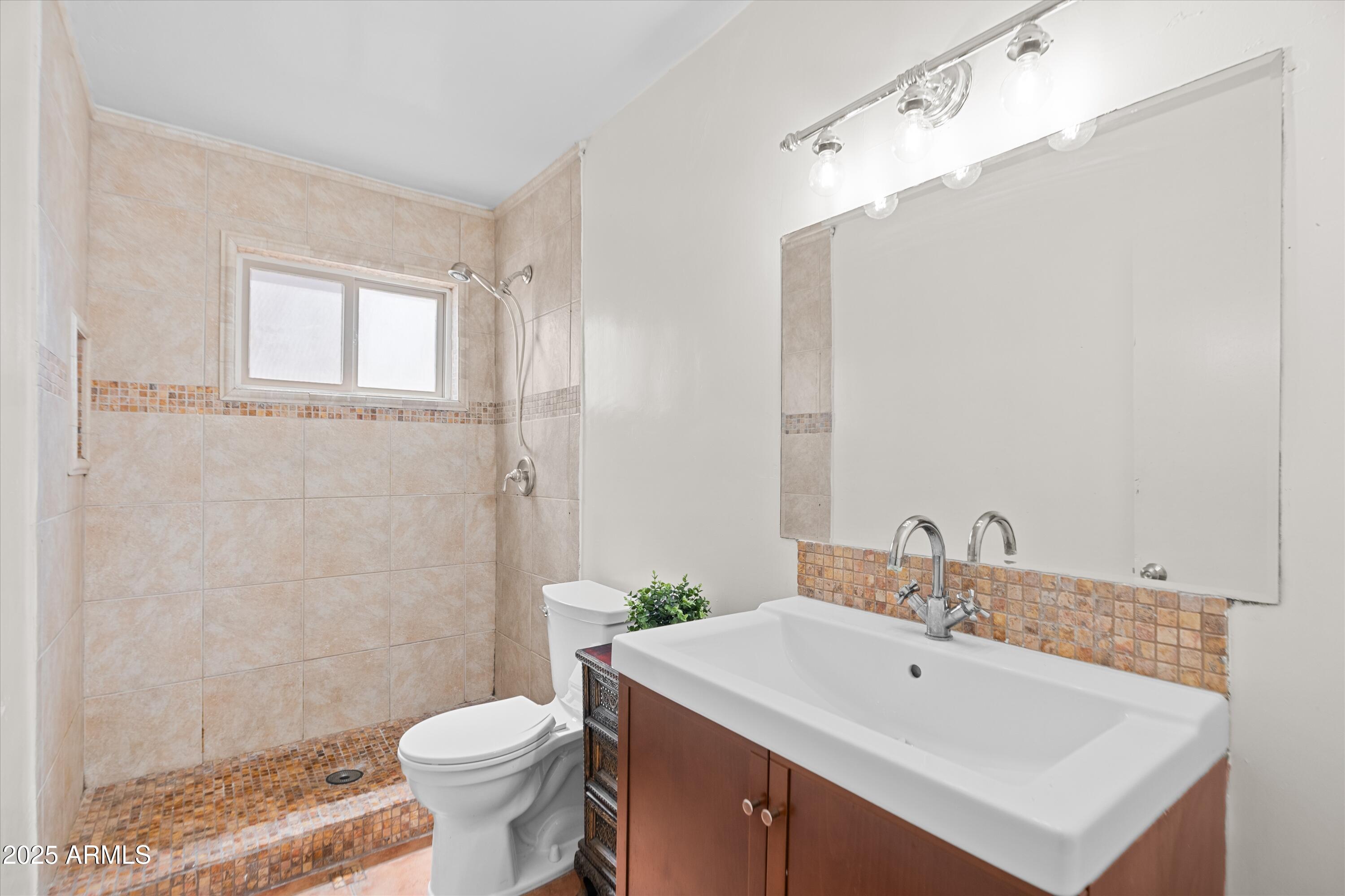 6805 E 2ND Street, 7