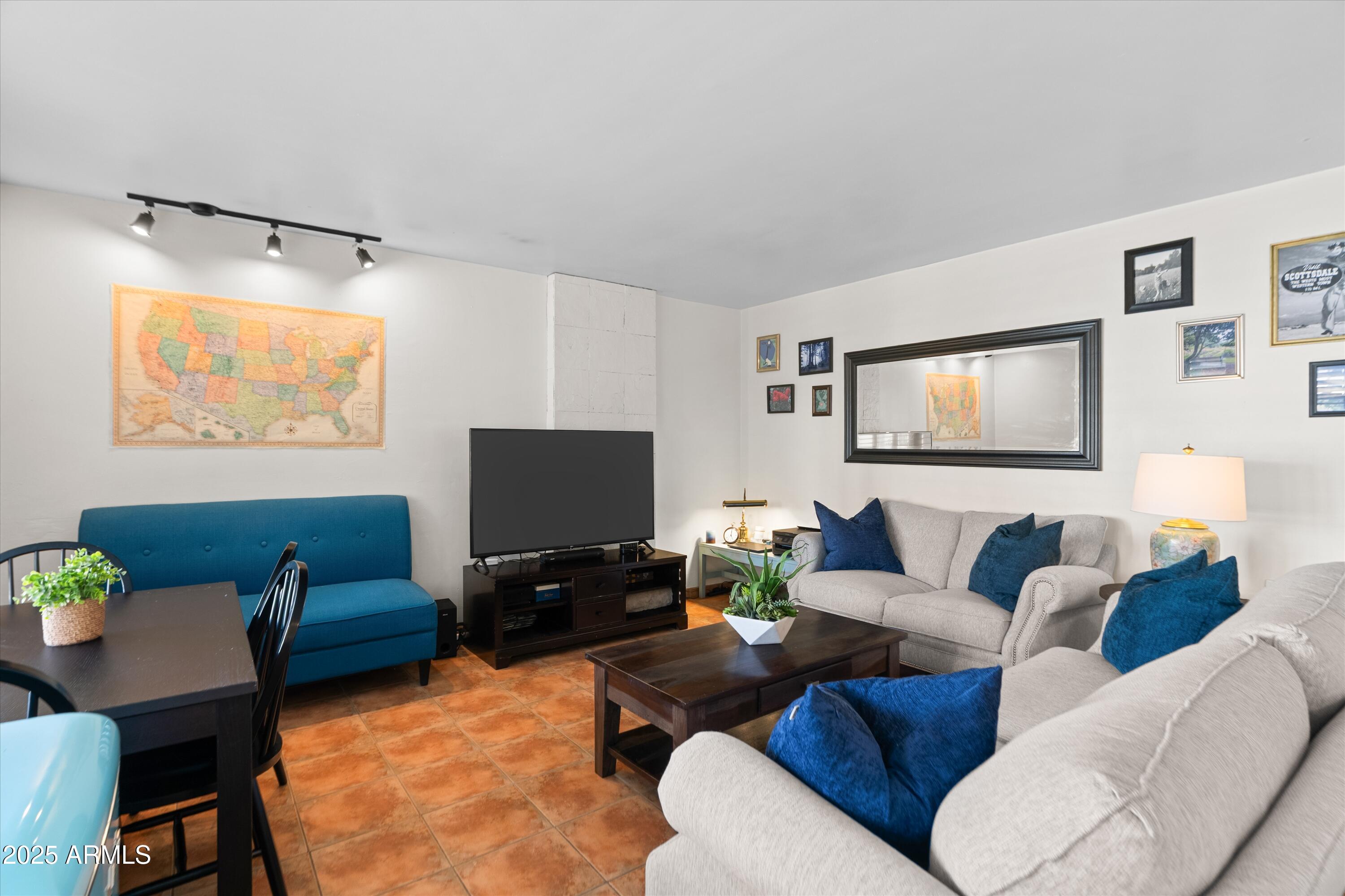 6805 E 2ND Street, 7