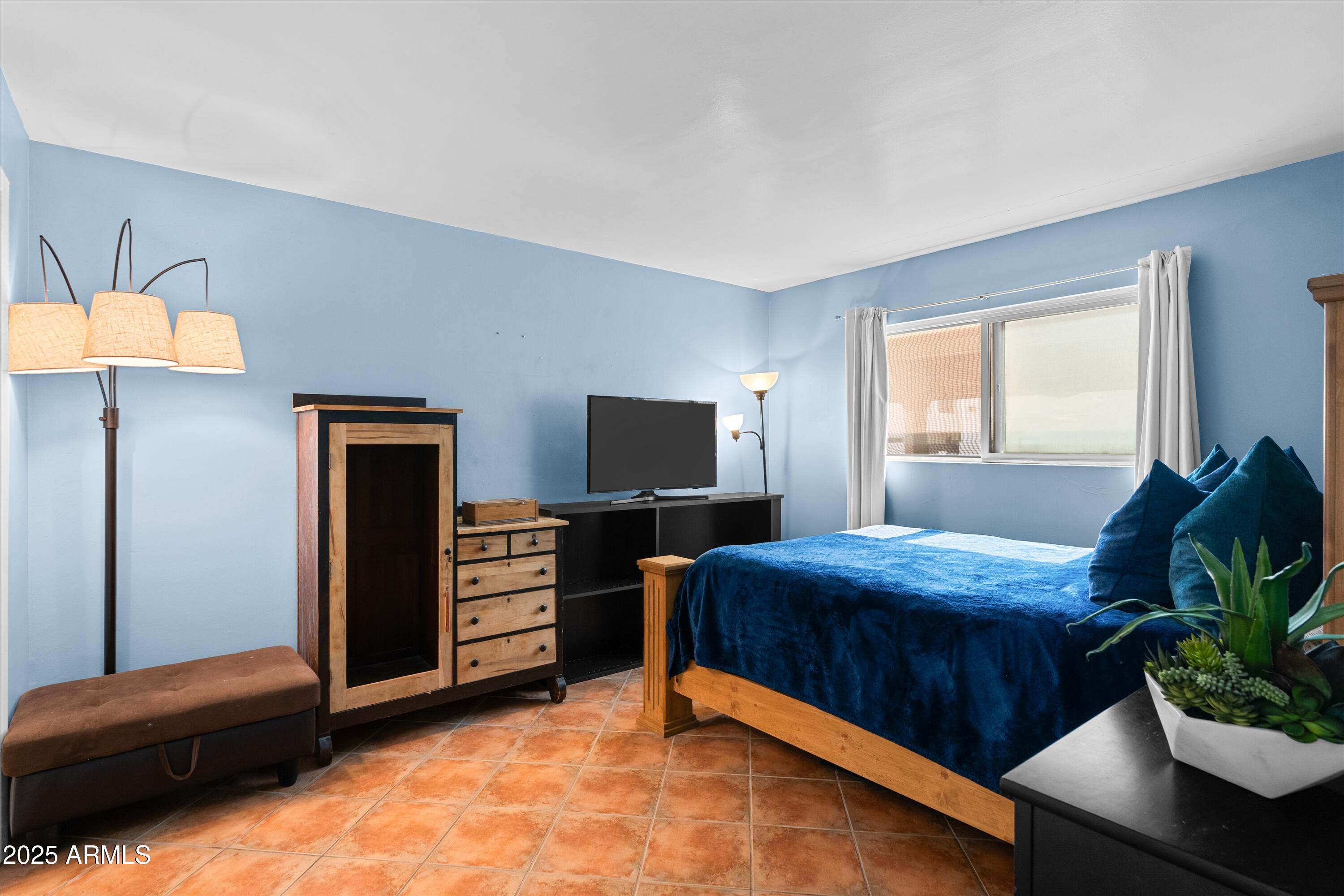 6805 E 2ND Street, 7