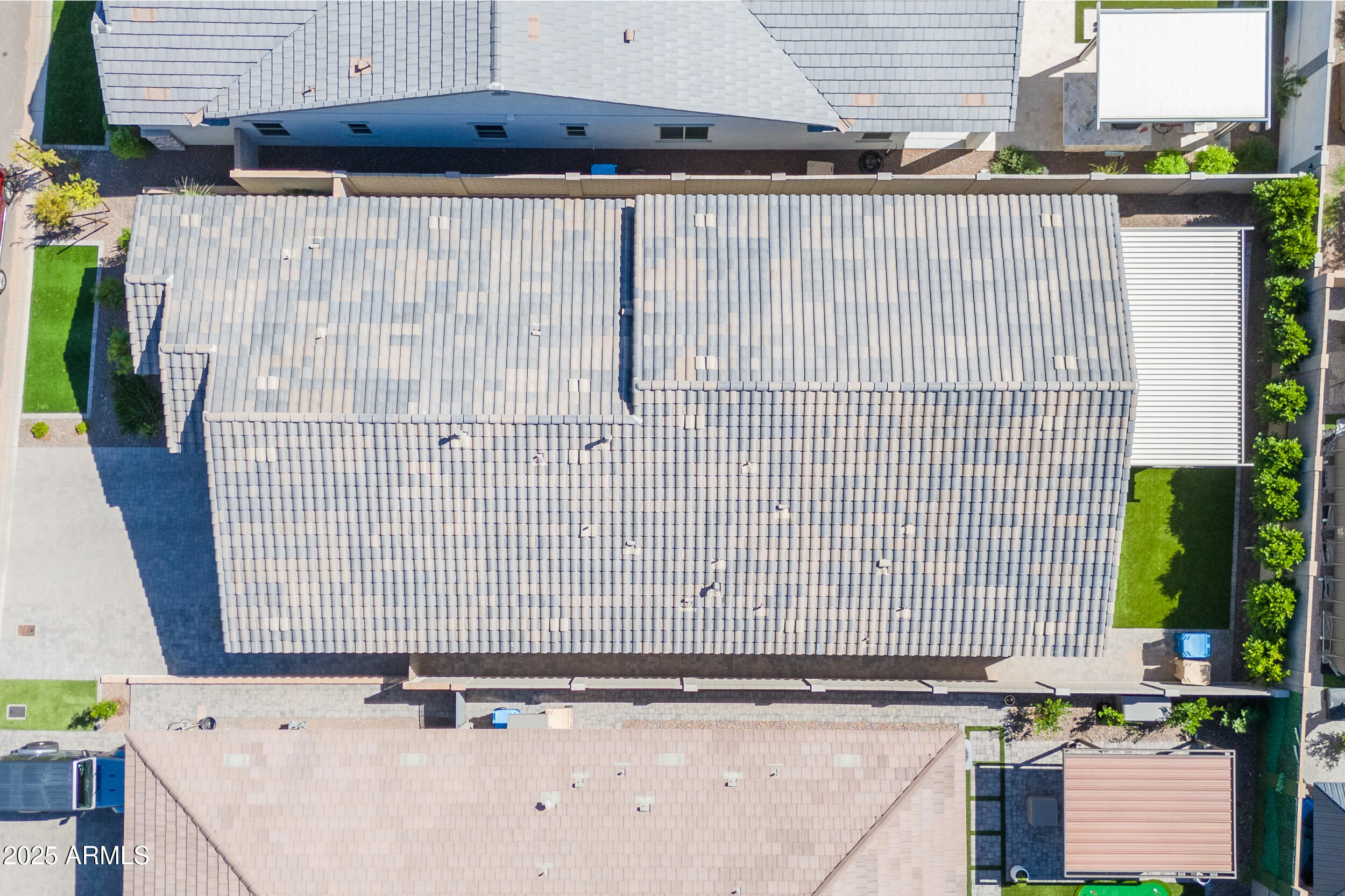 21387 W MEADOWBROOK Avenue