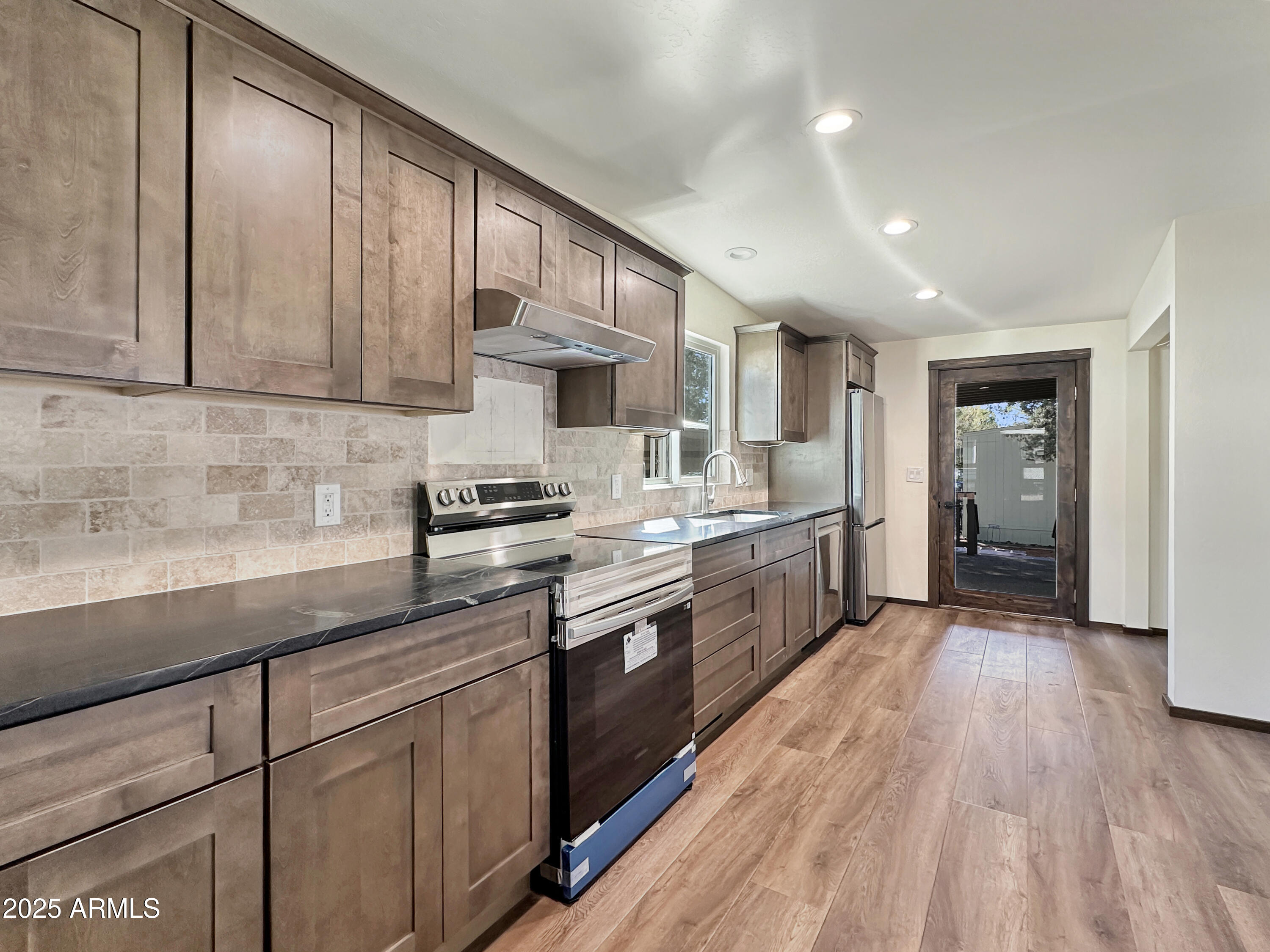 6770 W Arizona 89a, 51