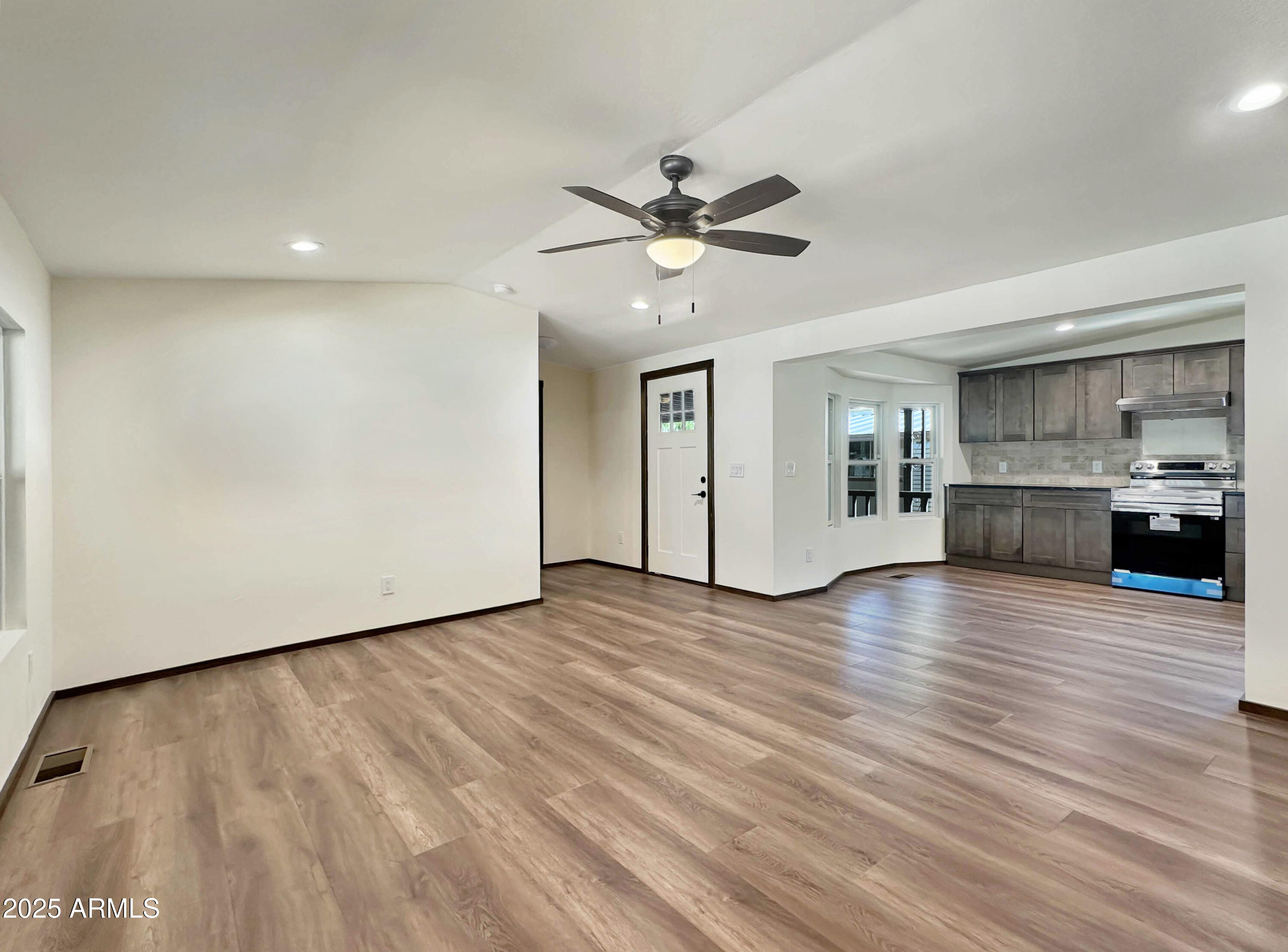 6770 W Arizona 89a, 51