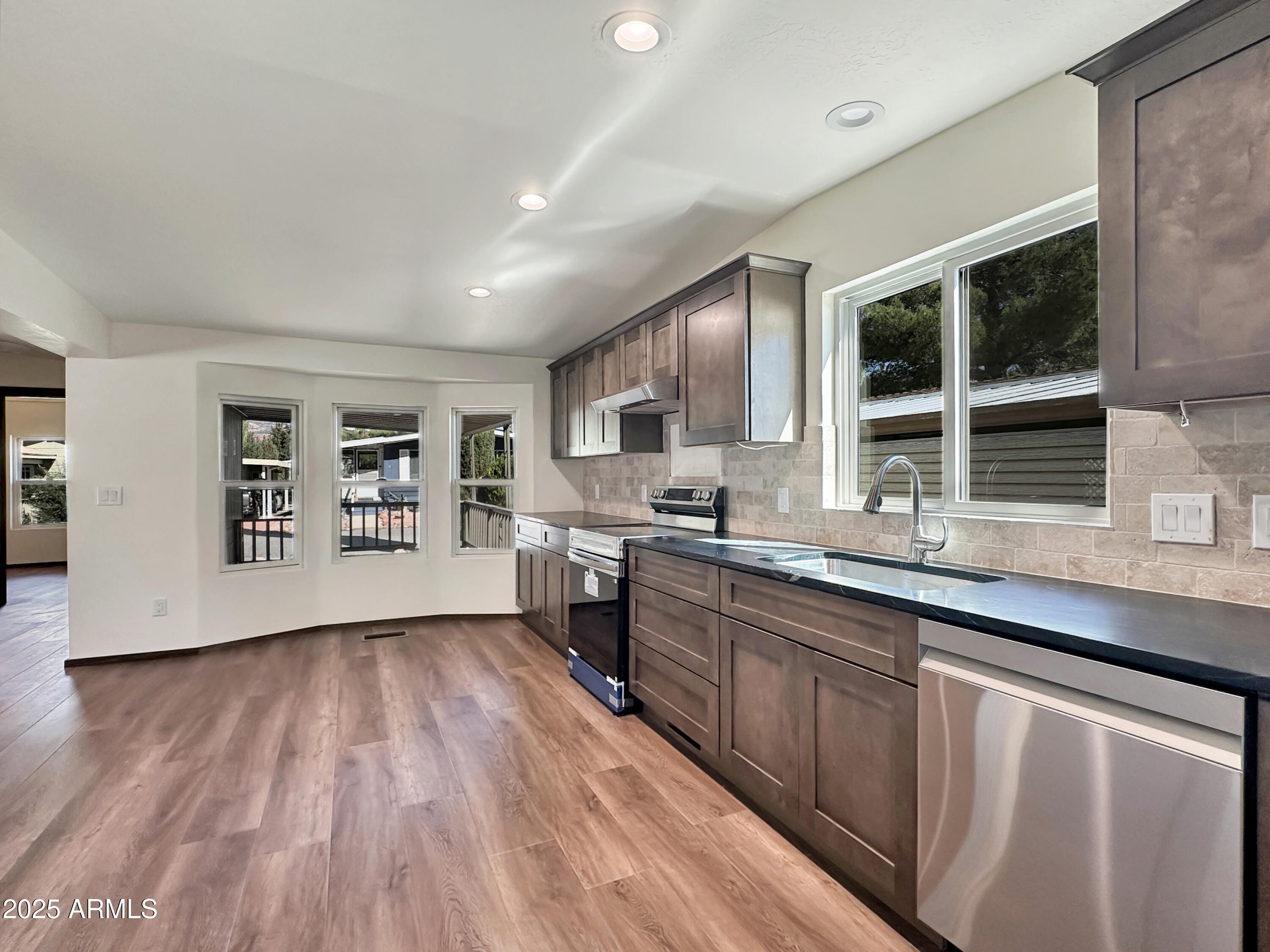 6770 W Arizona 89a, 51