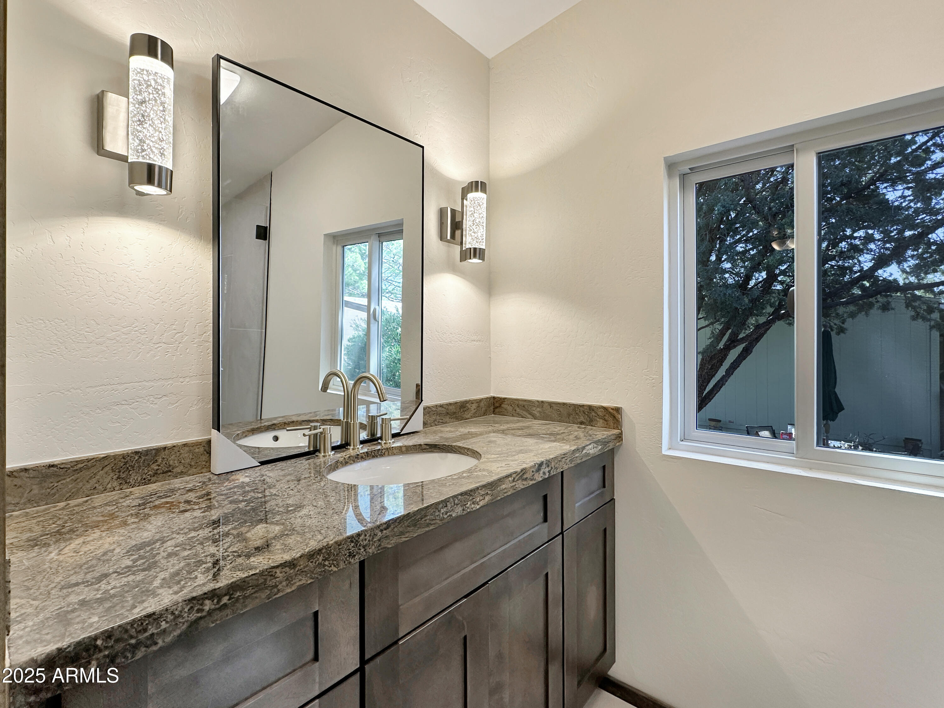 6770 W Arizona 89a, 51