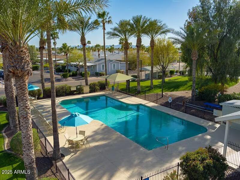 2000 S Apache Road, 292