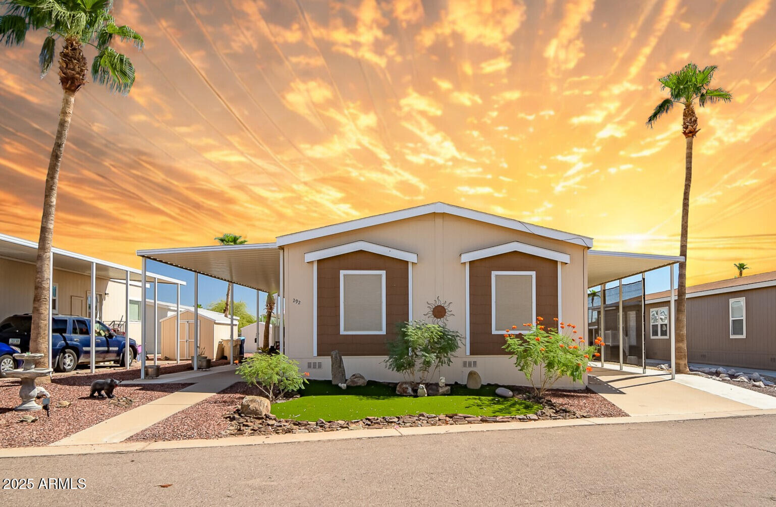 2000 S Apache Road, 292