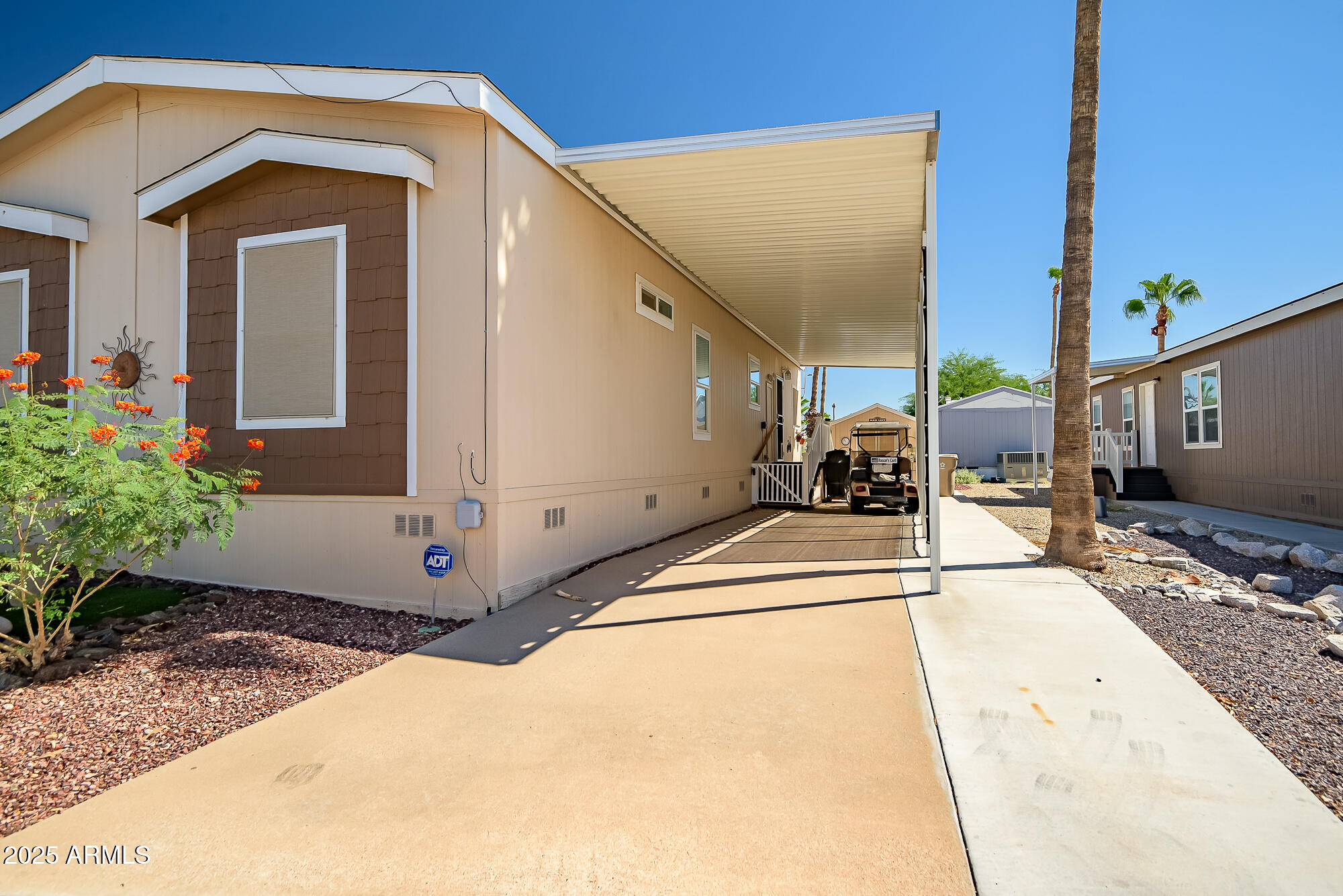 2000 S Apache Road, 292