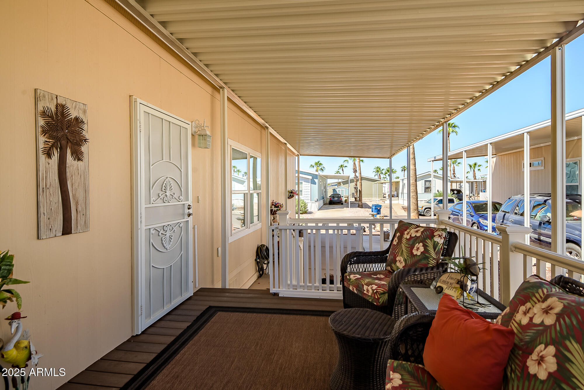 2000 S Apache Road, 292