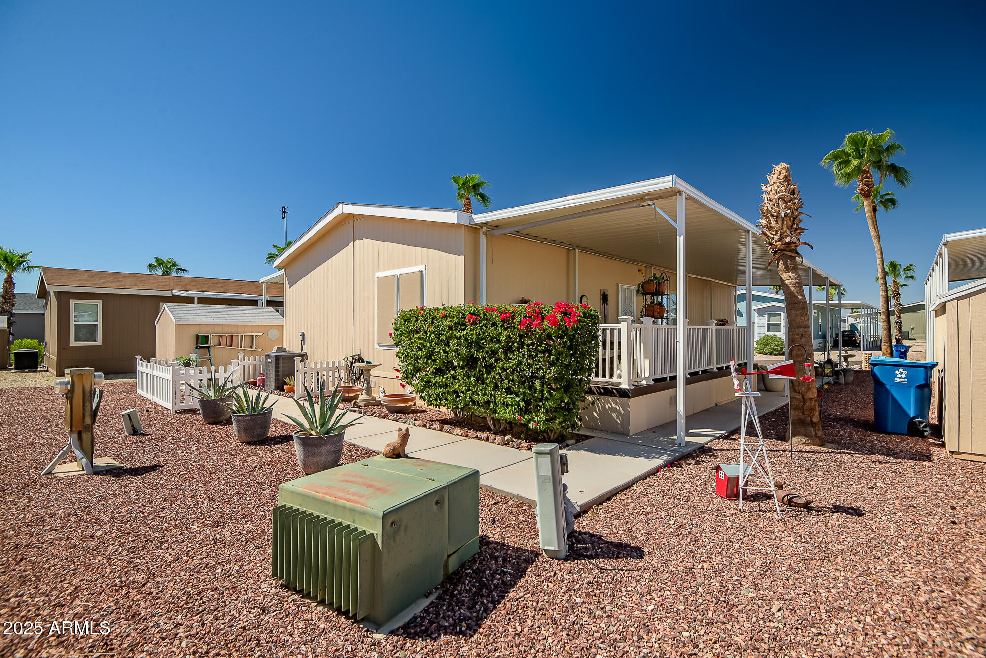 2000 S Apache Road, 292