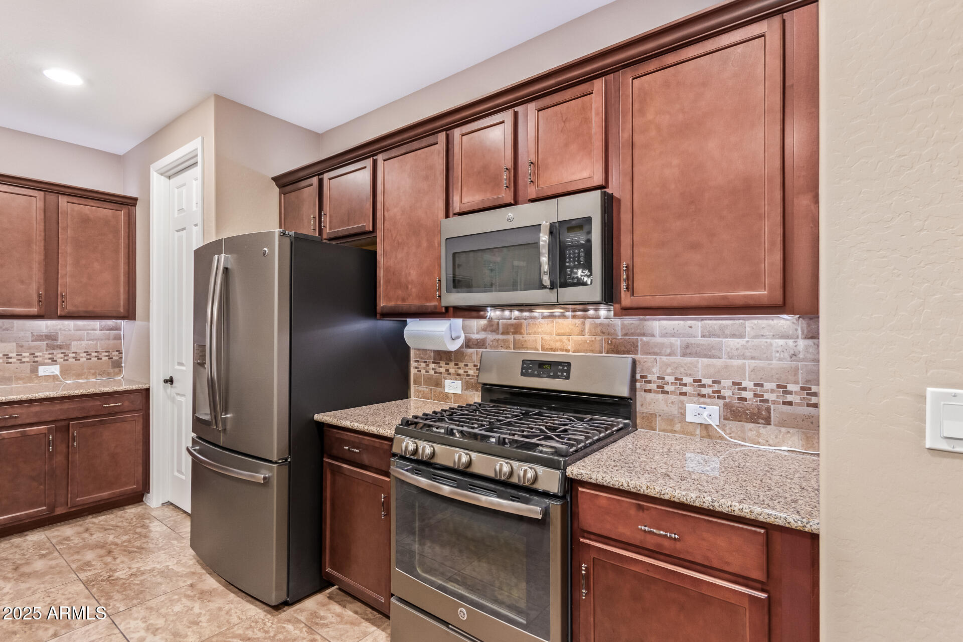 20702 E MOCKINGBIRD Drive