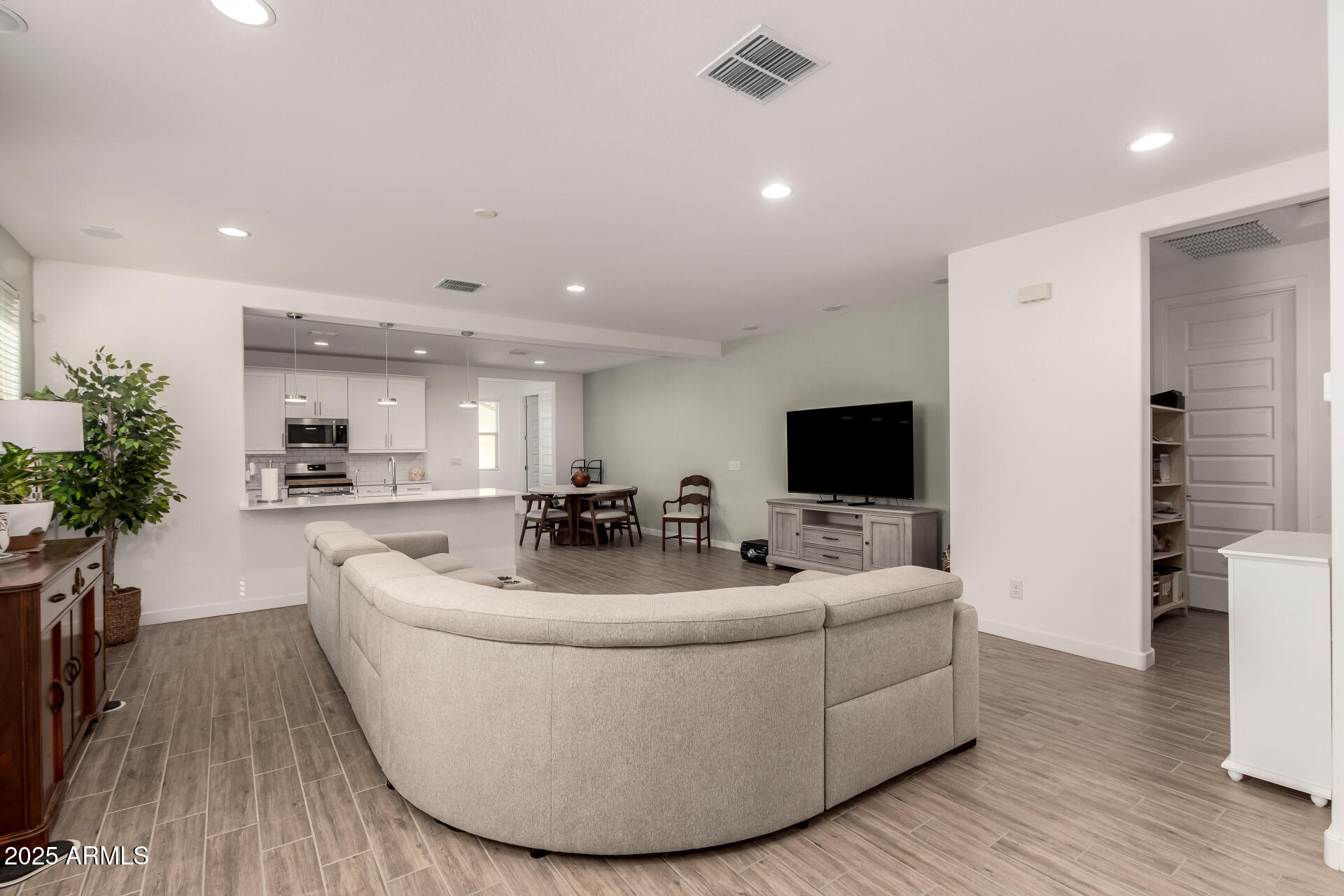 16852 W EVERGREEN Road