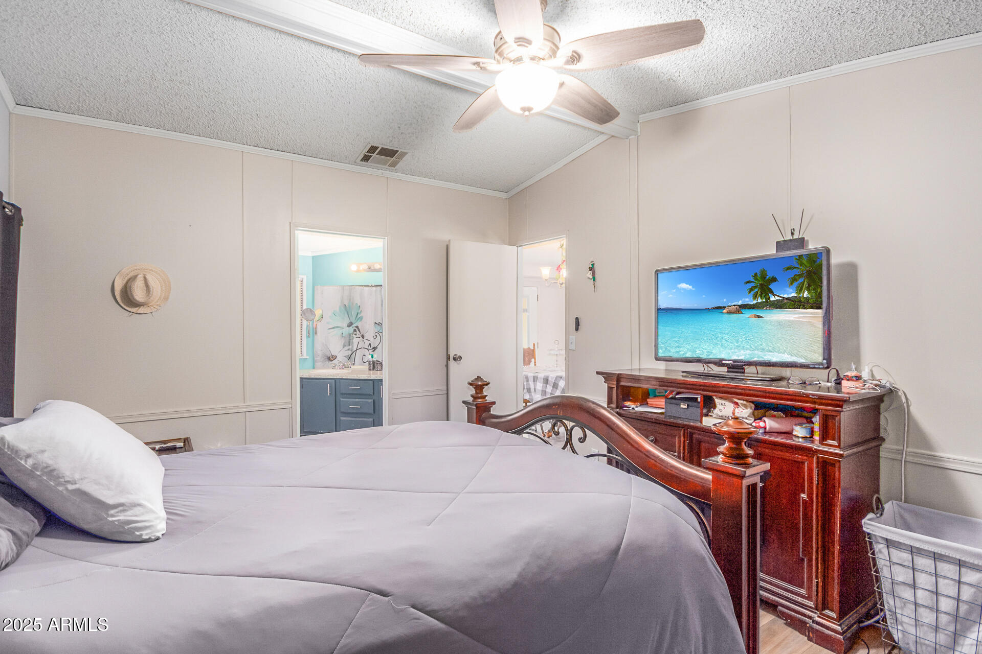 8601 N 103RD Avenue, 72