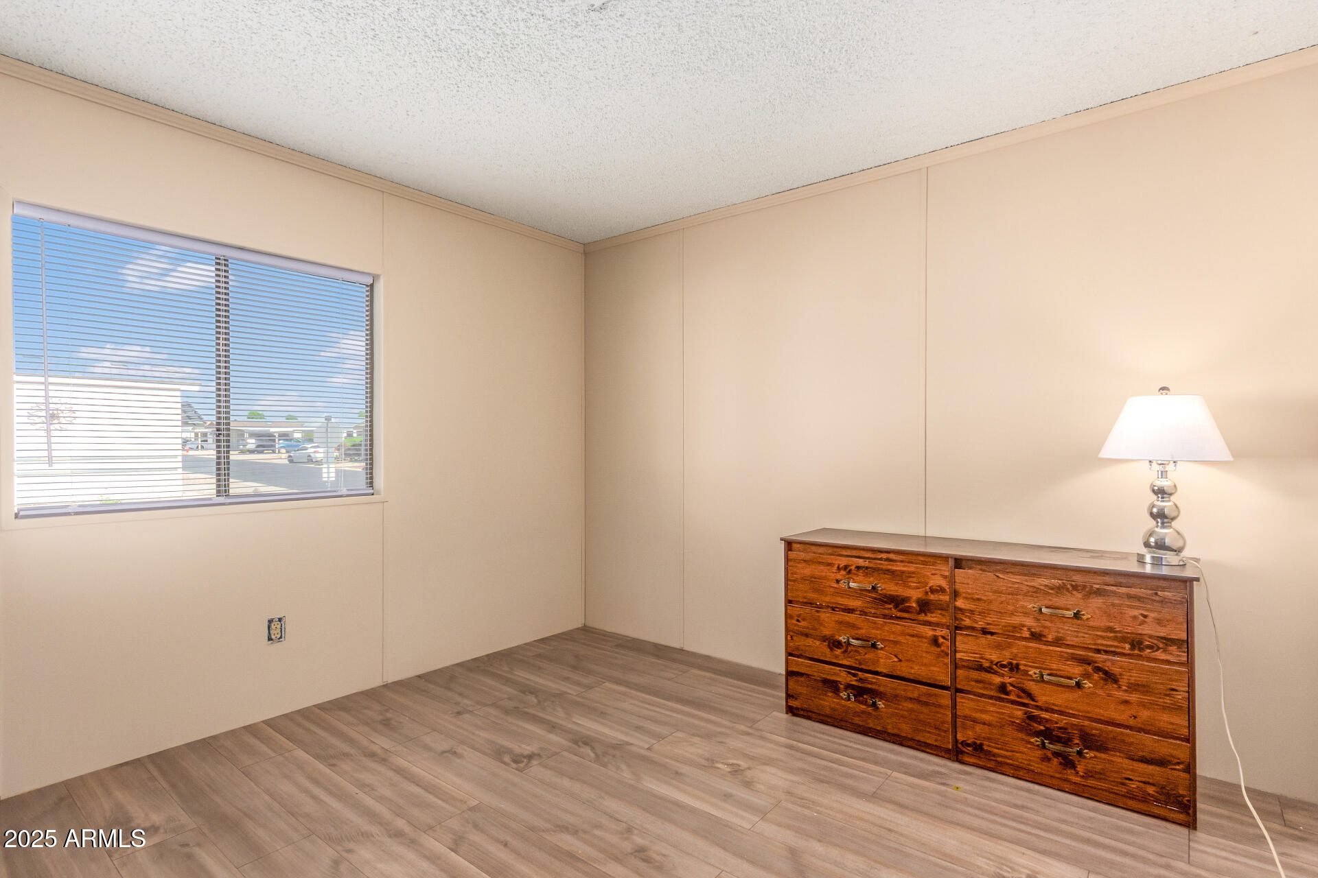 8601 N 103RD Avenue, 72