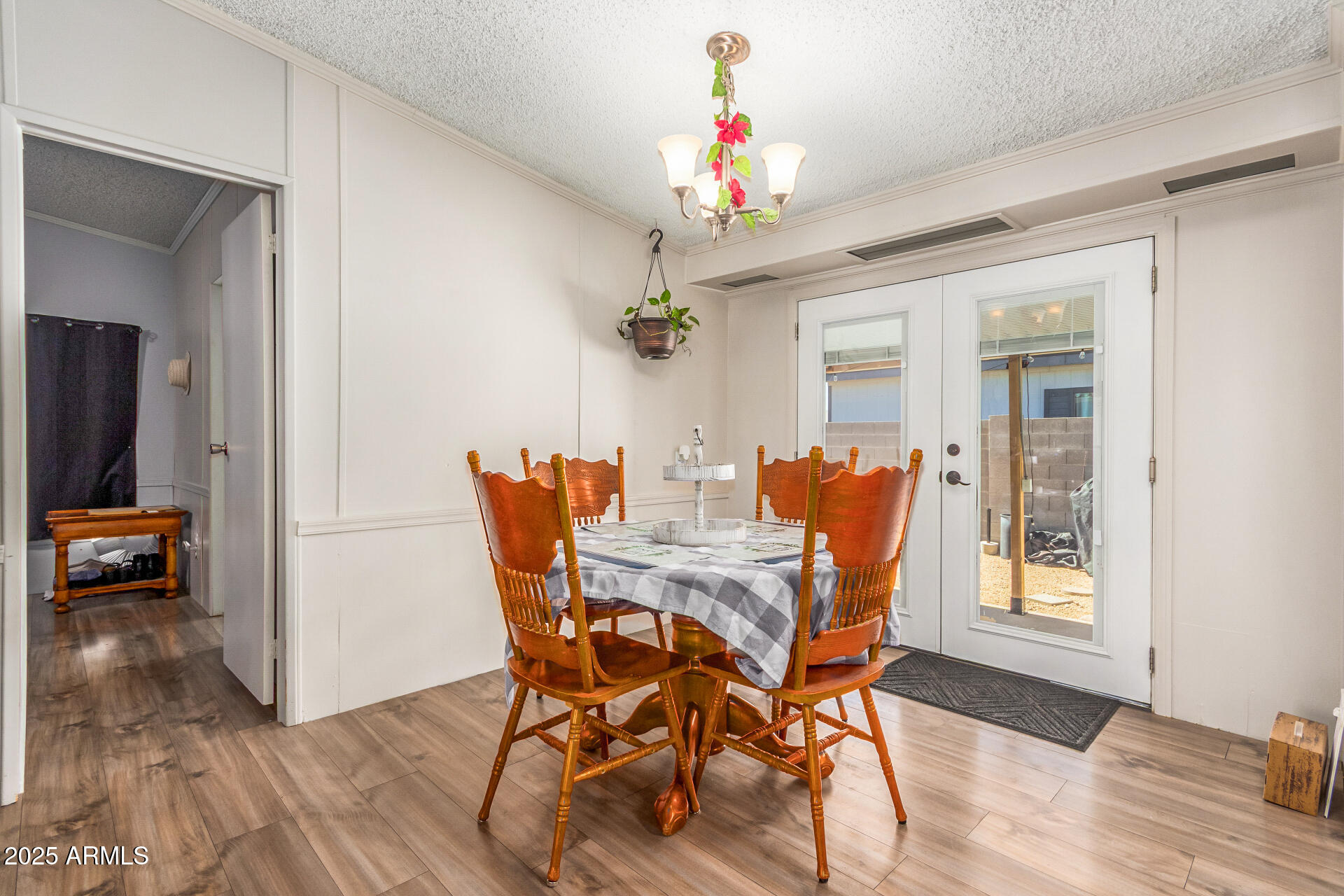 8601 N 103RD Avenue, 72