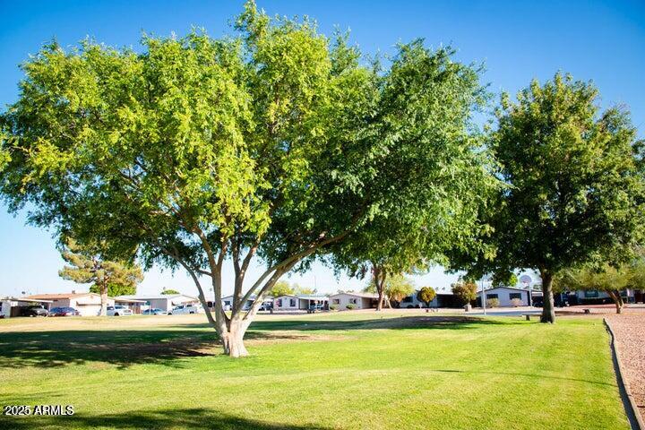 8601 N 103RD Avenue, 72