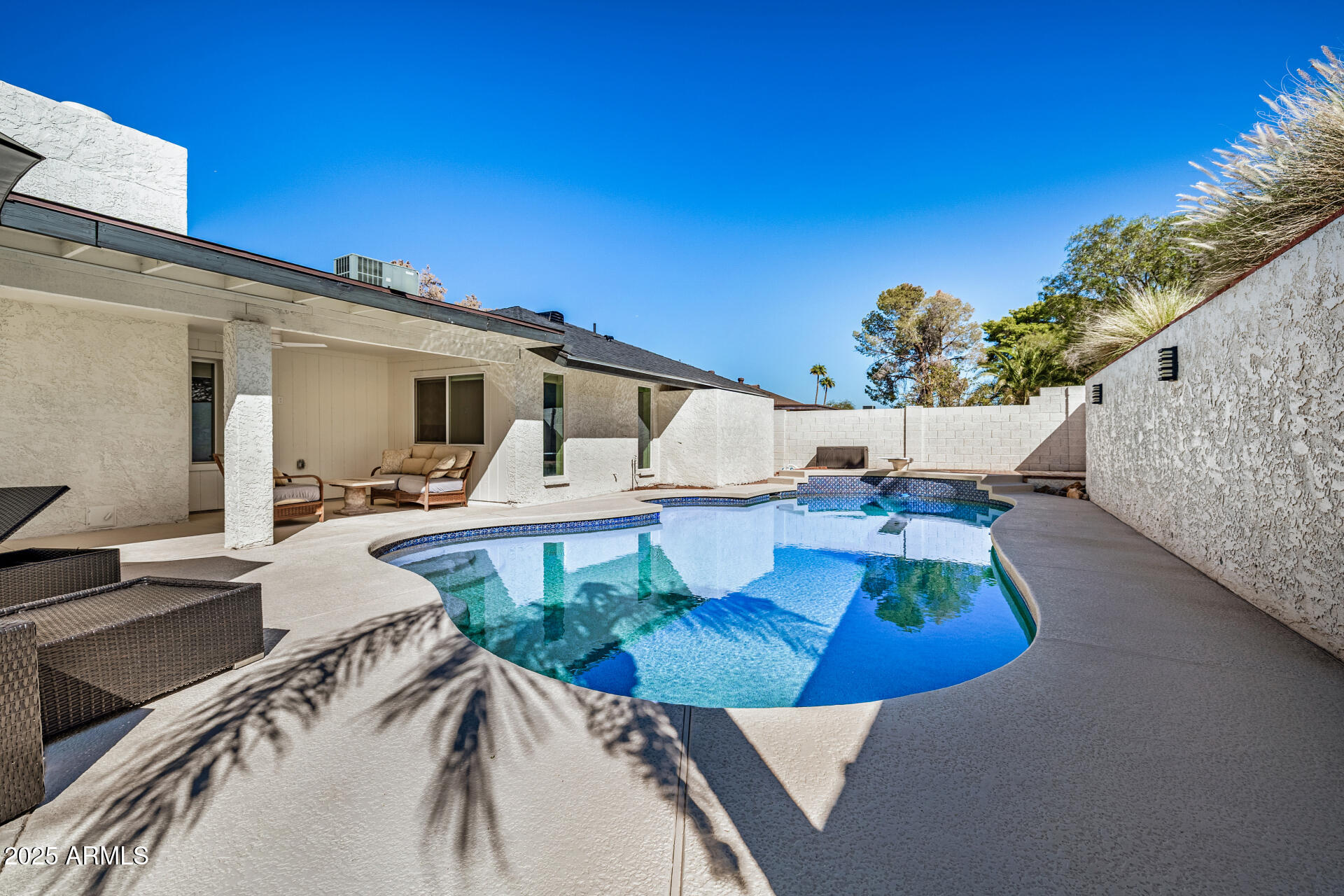 2201 E SHEA Boulevard