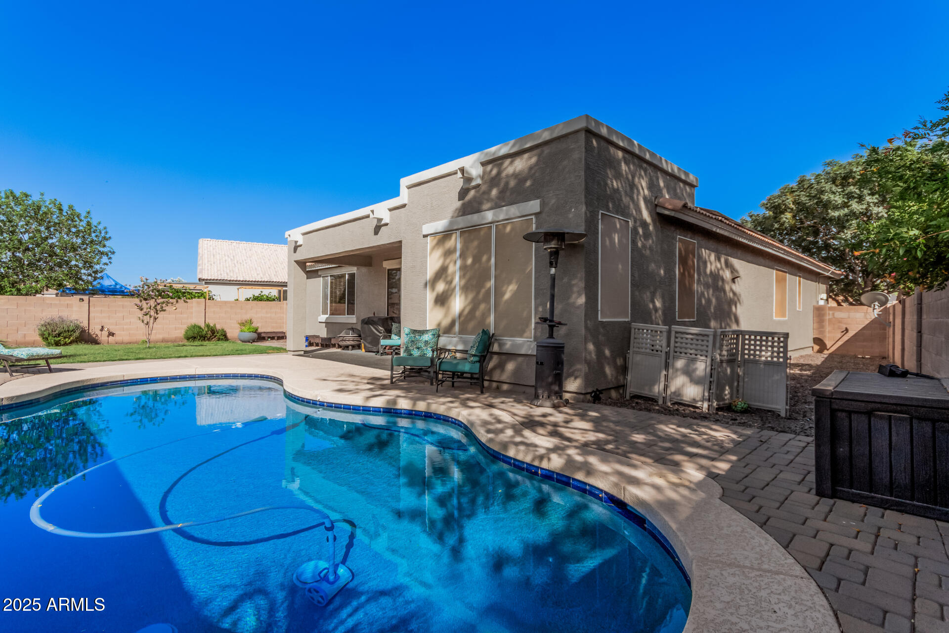 3904 S SINOVA Avenue