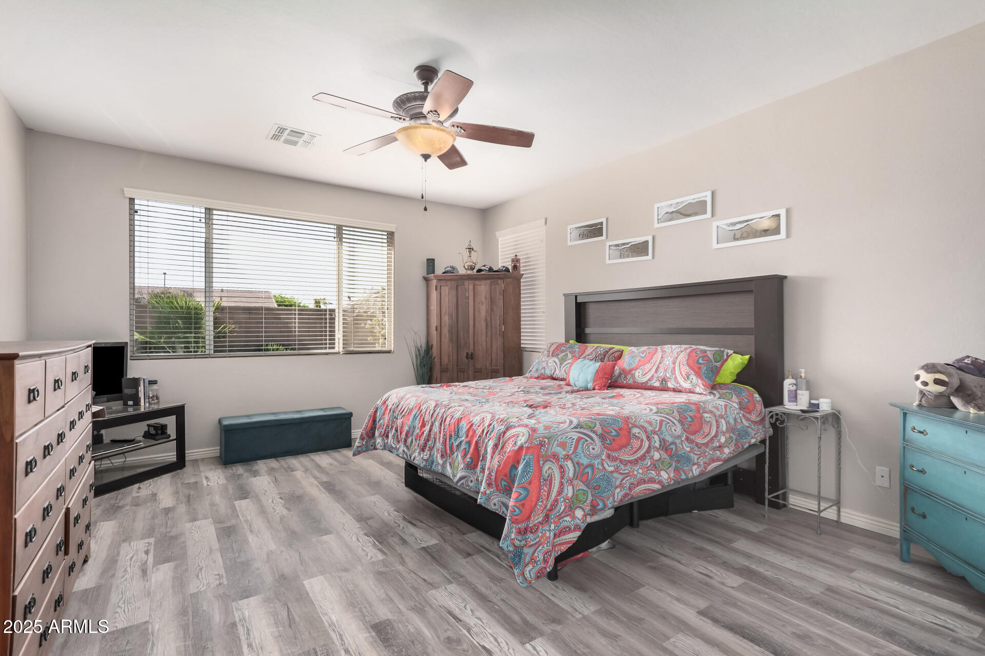 3904 S SINOVA Avenue