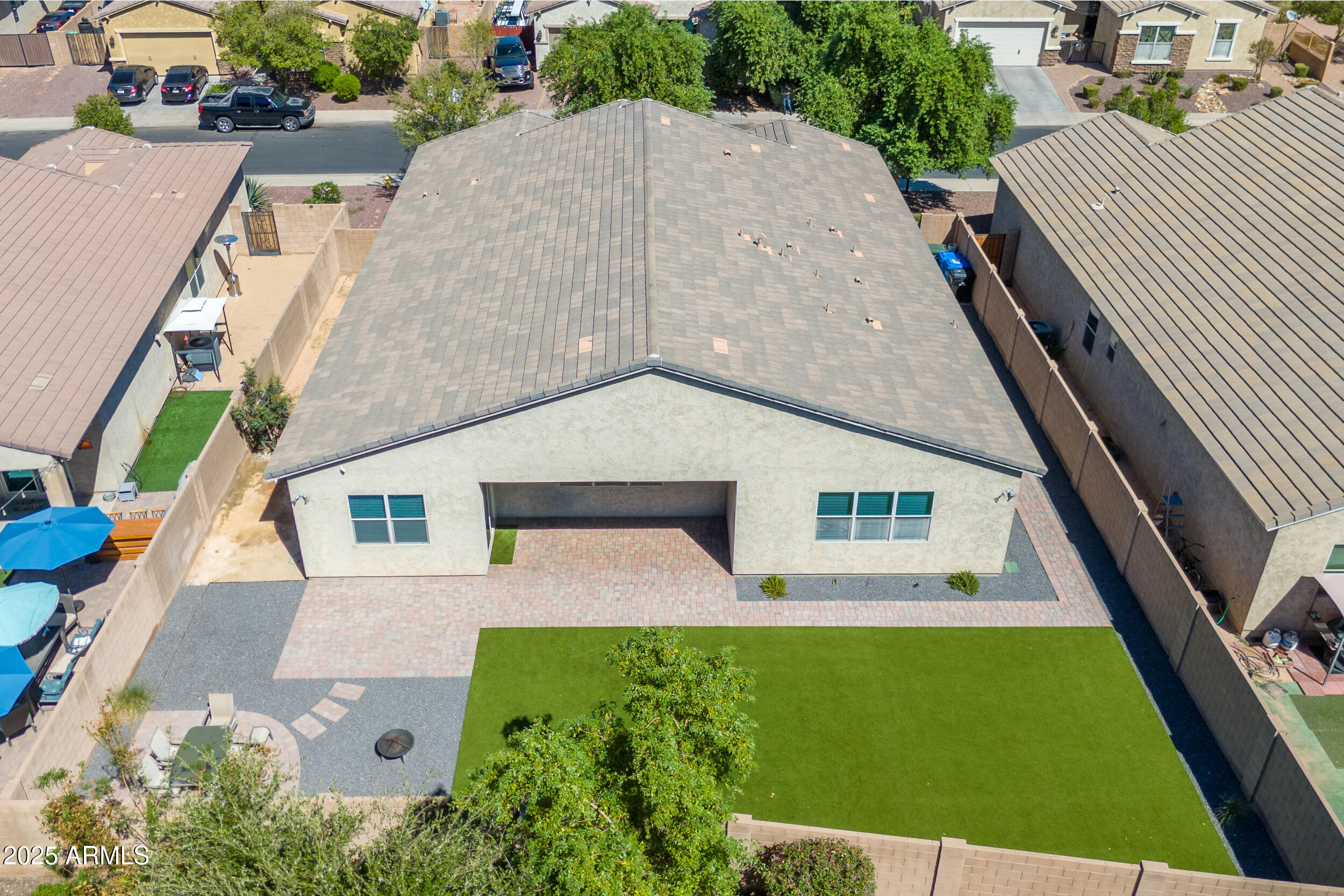 10519 W RAYMOND Street