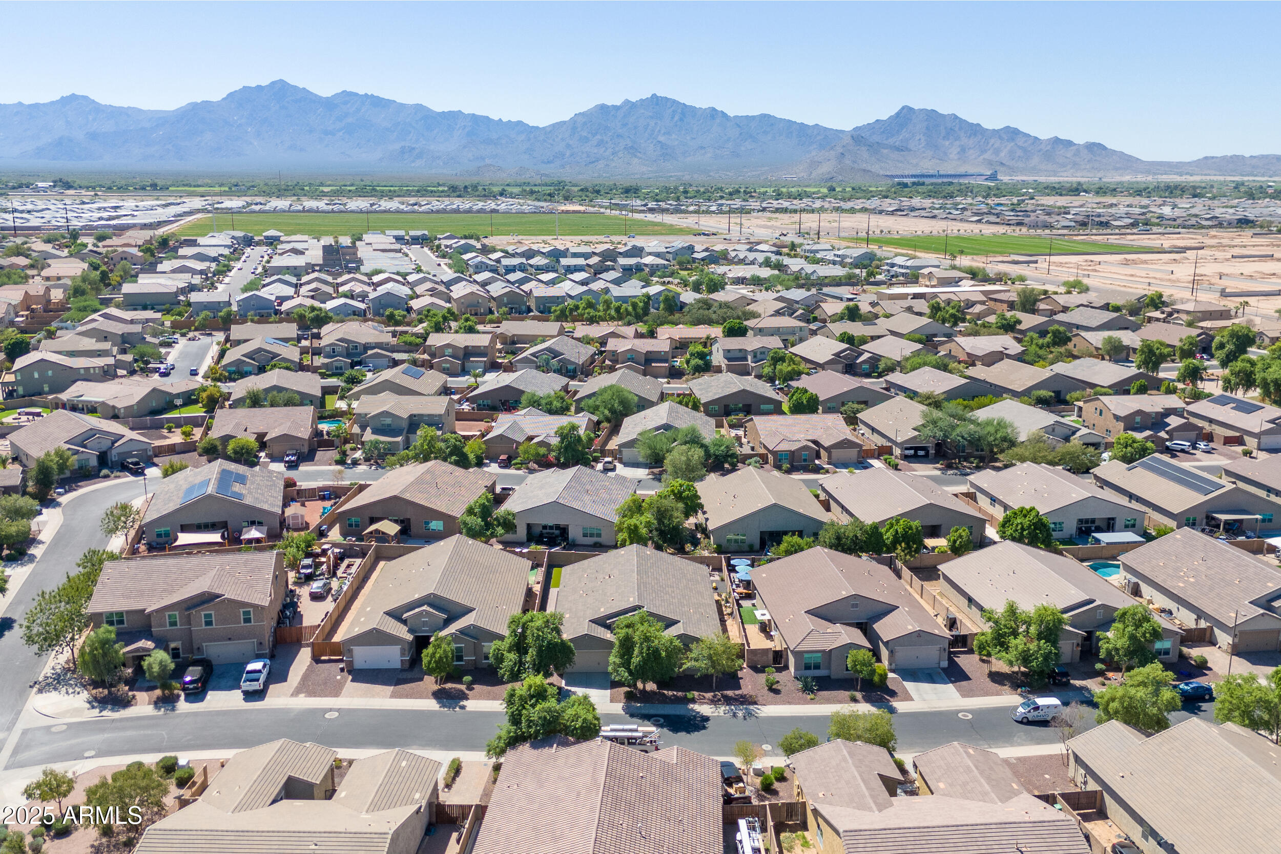 10519 W RAYMOND Street