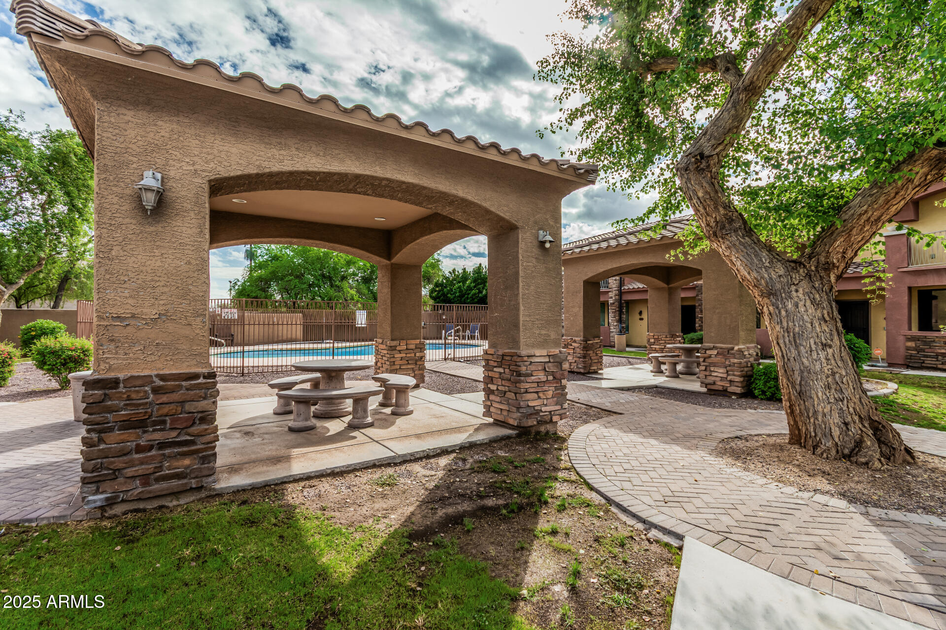 21655 N 36TH Avenue, 106