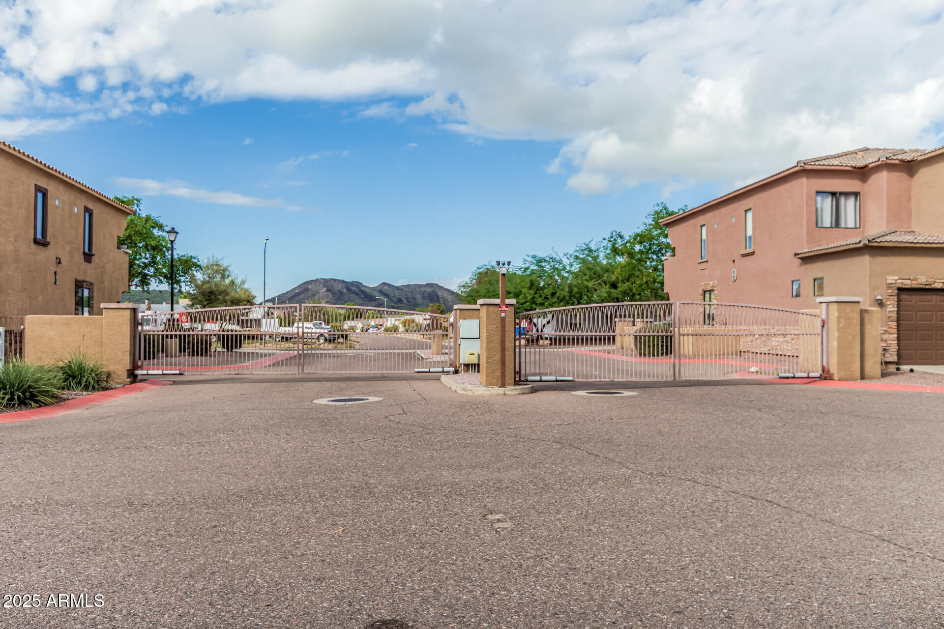 21655 N 36TH Avenue, 106