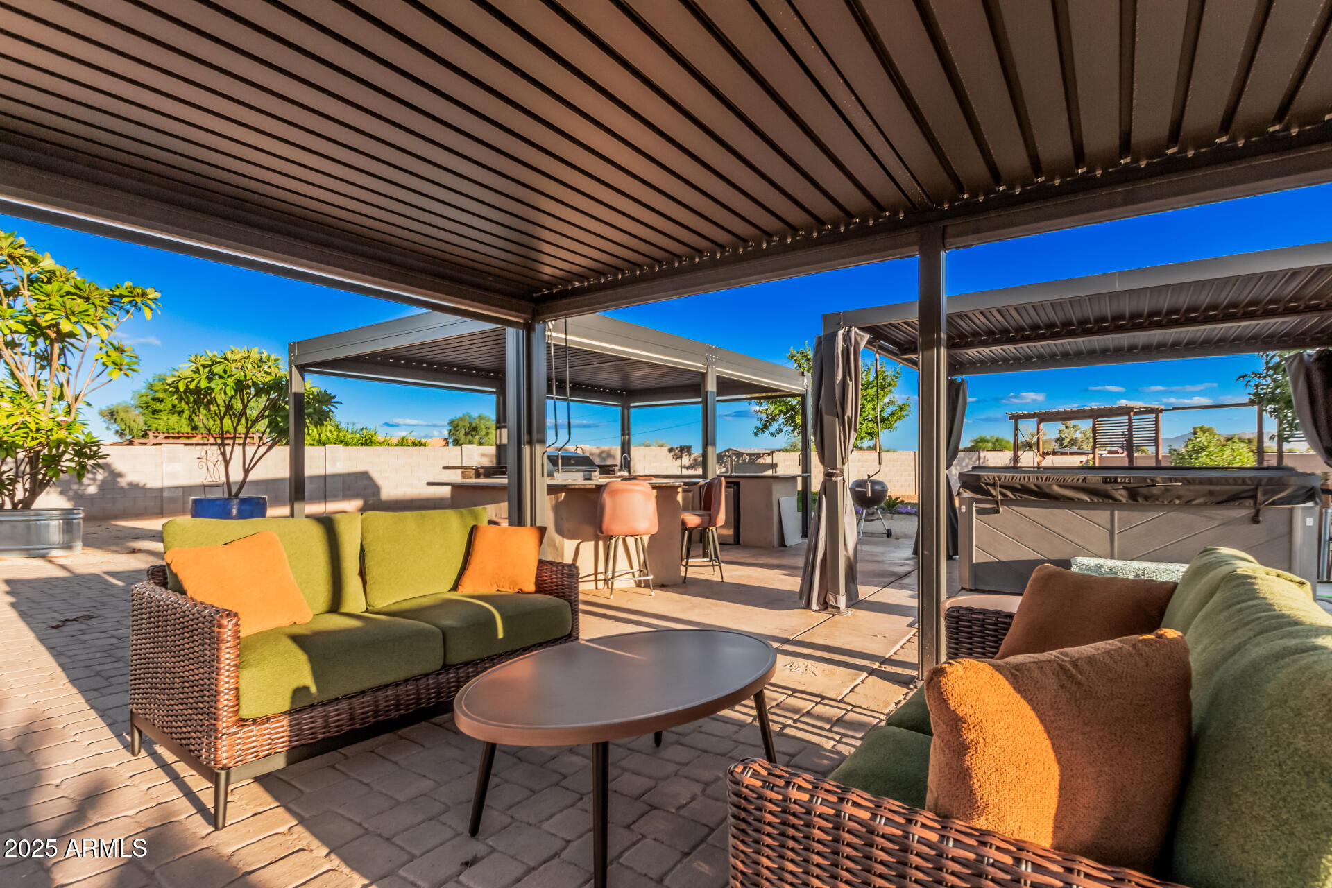 24909 W RED ROBIN Drive, Wittmann