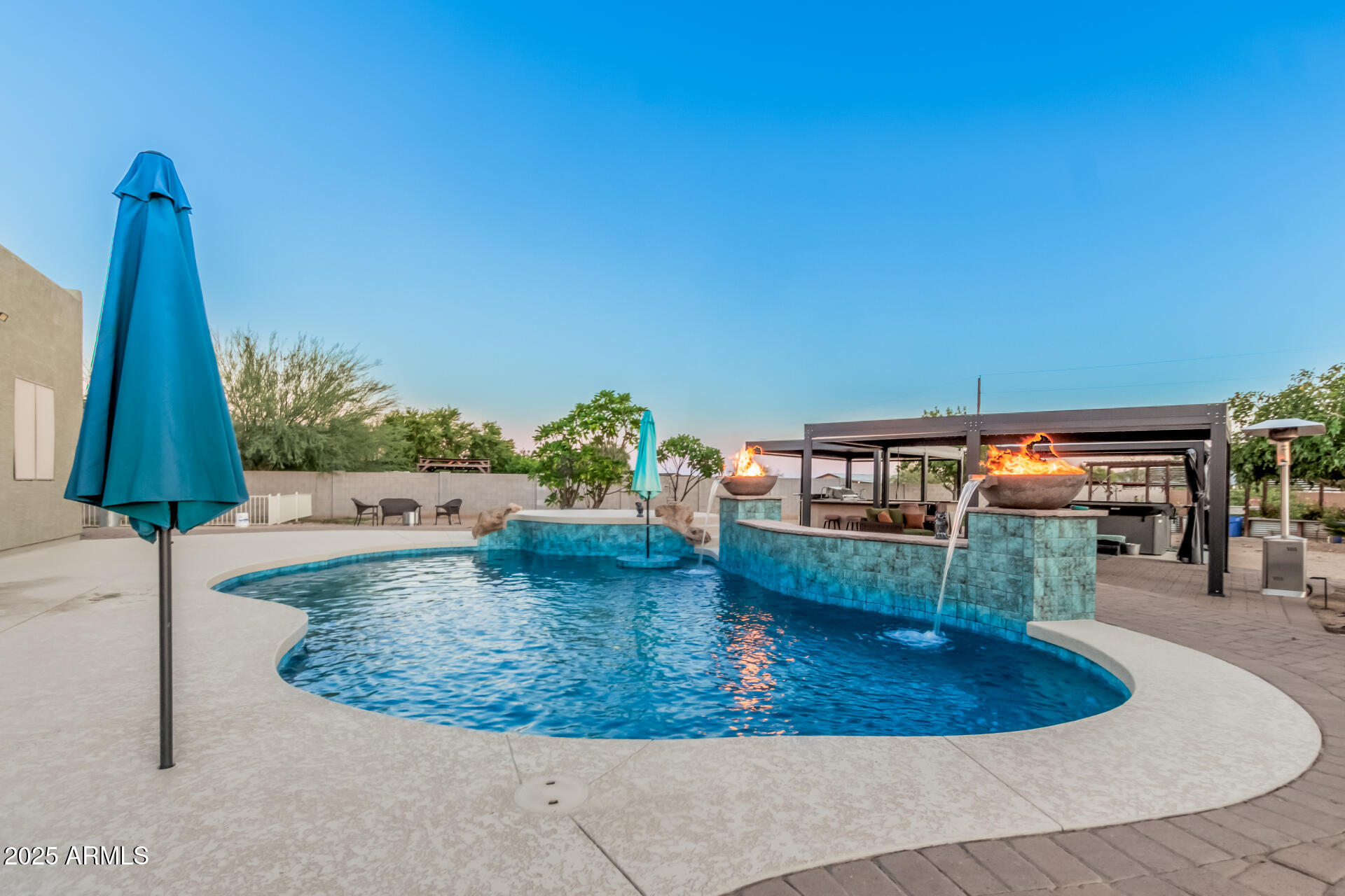 24909 W RED ROBIN Drive, Wittmann