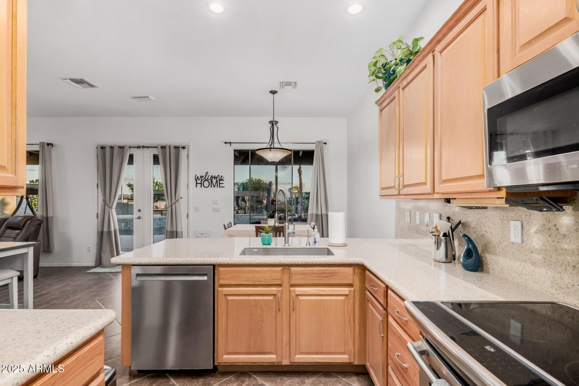 24909 W RED ROBIN Drive, Wittmann