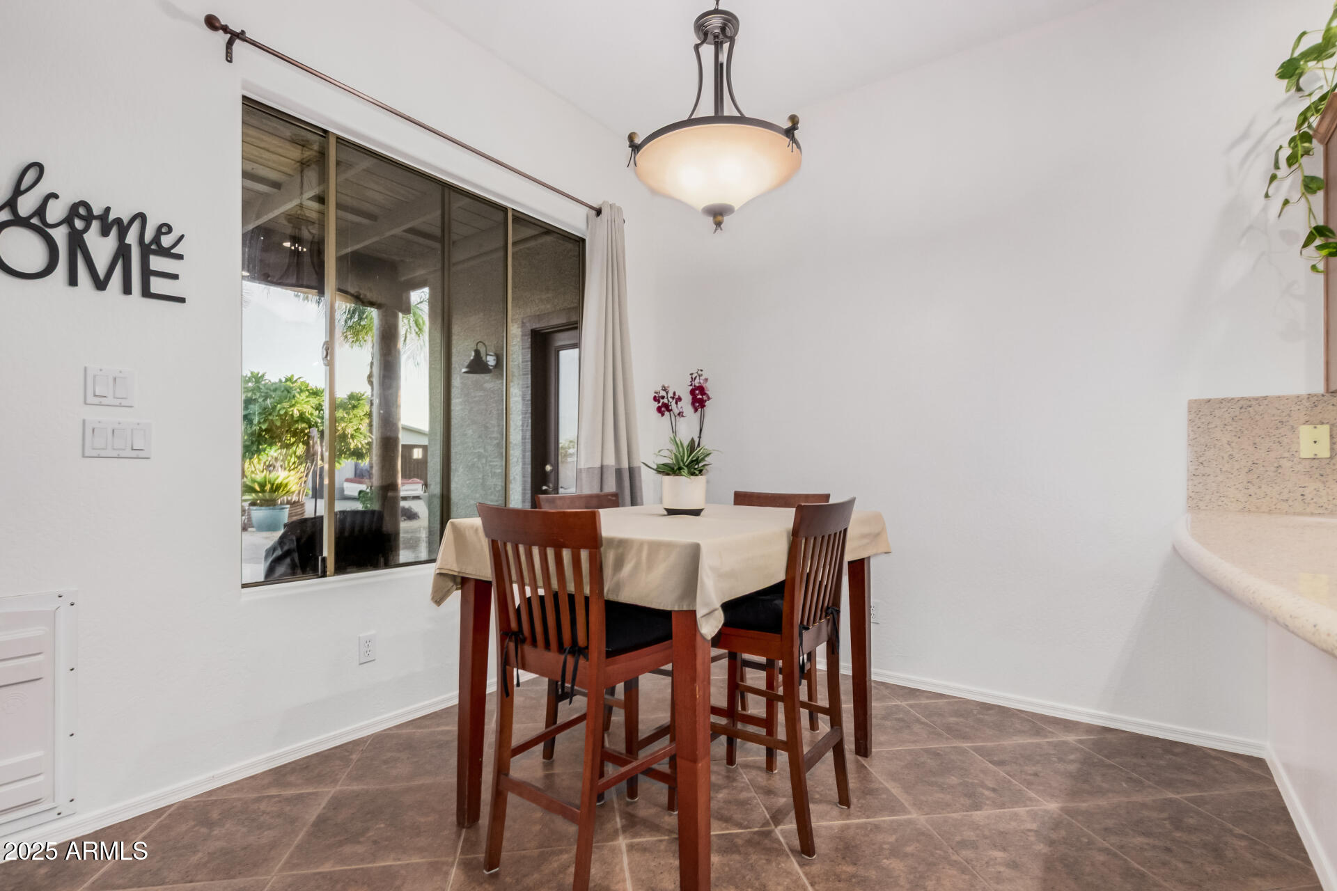 24909 W RED ROBIN Drive, Wittmann