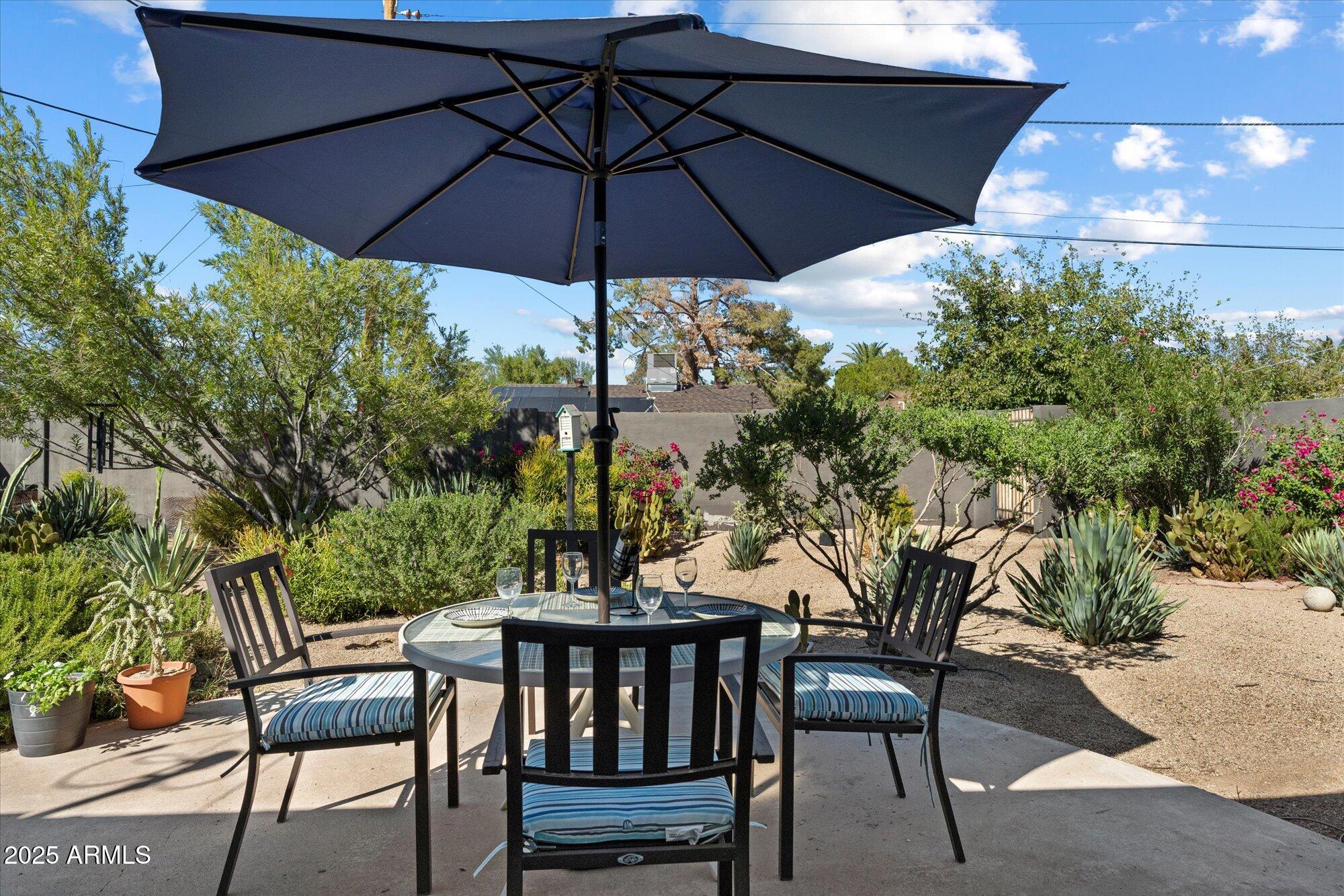 2902 E AVALON Drive, Phoenix