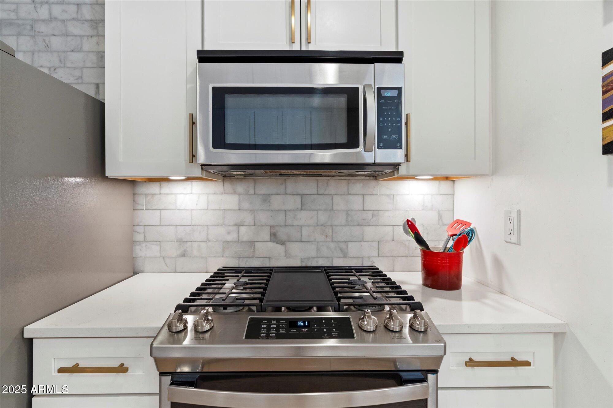 2902 E AVALON Drive, Phoenix